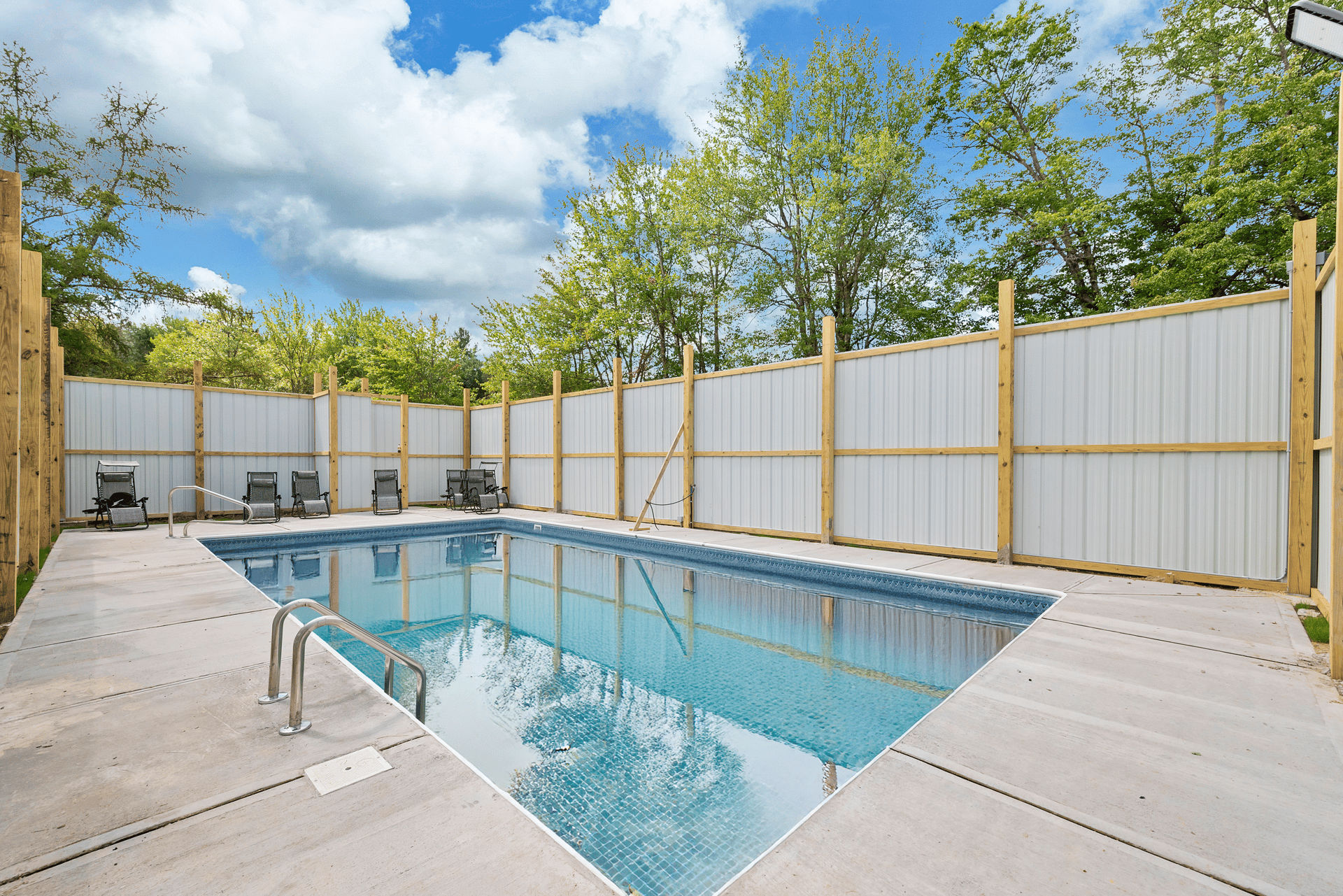 Beautiful Huge Home In Monticello