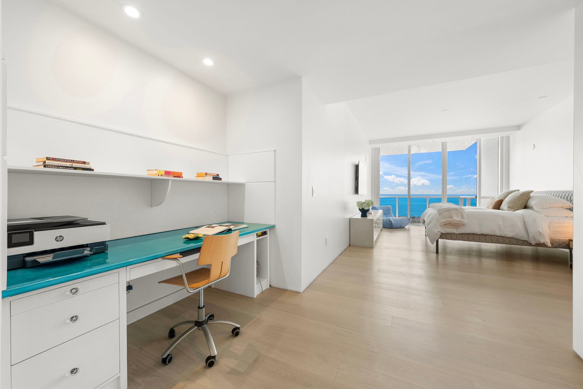 100 S Pointe Drive, Residence 1906/07