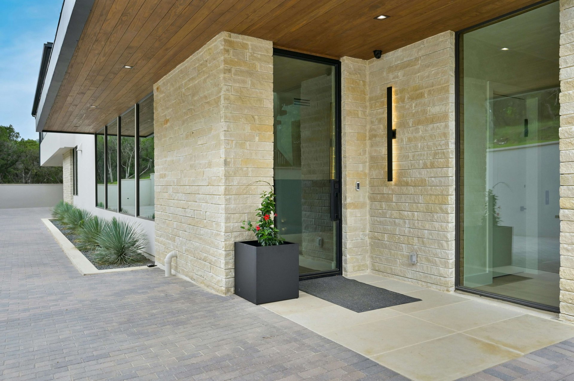 2 Valbella Drive