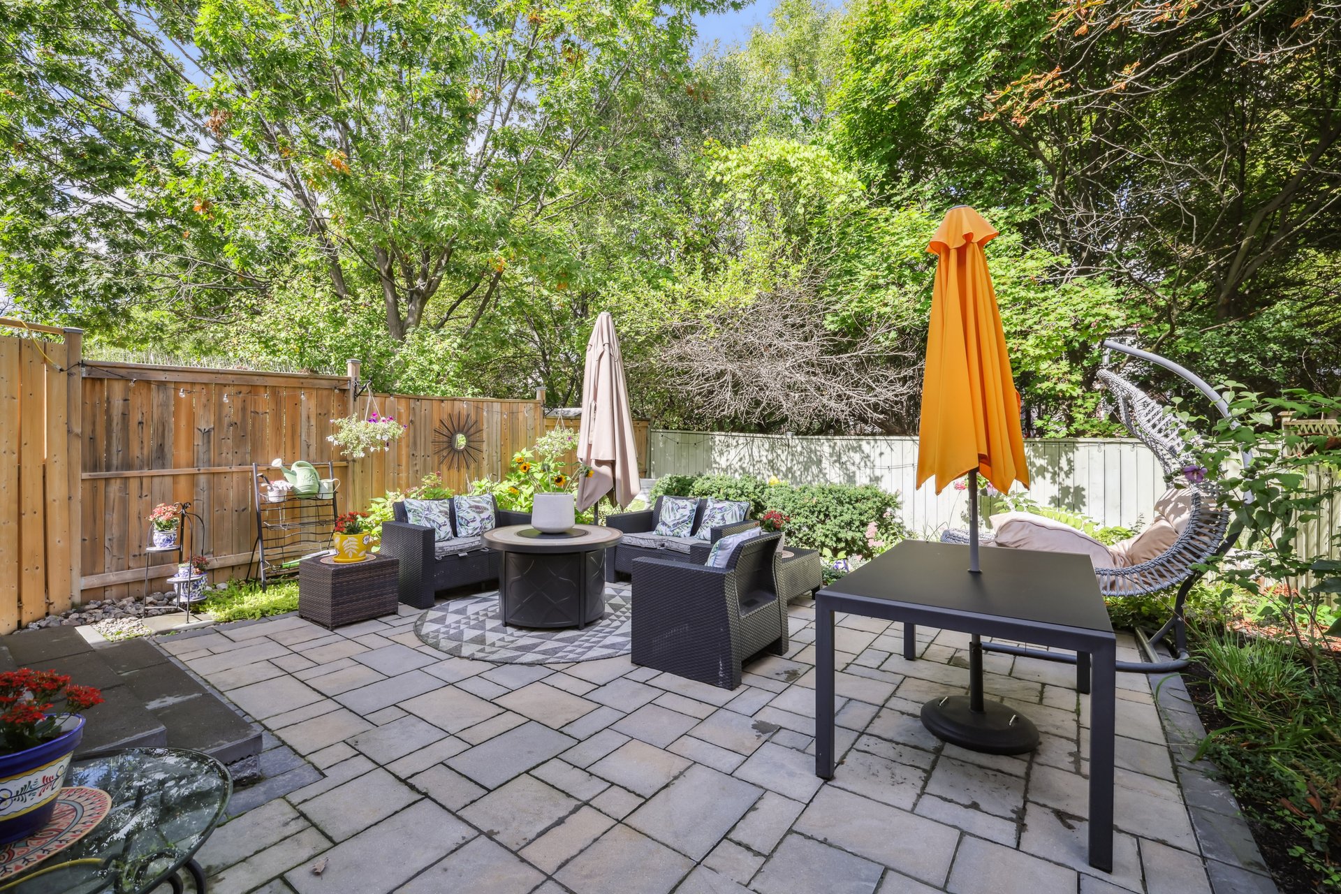 Updated Link Home on Ravine Lot