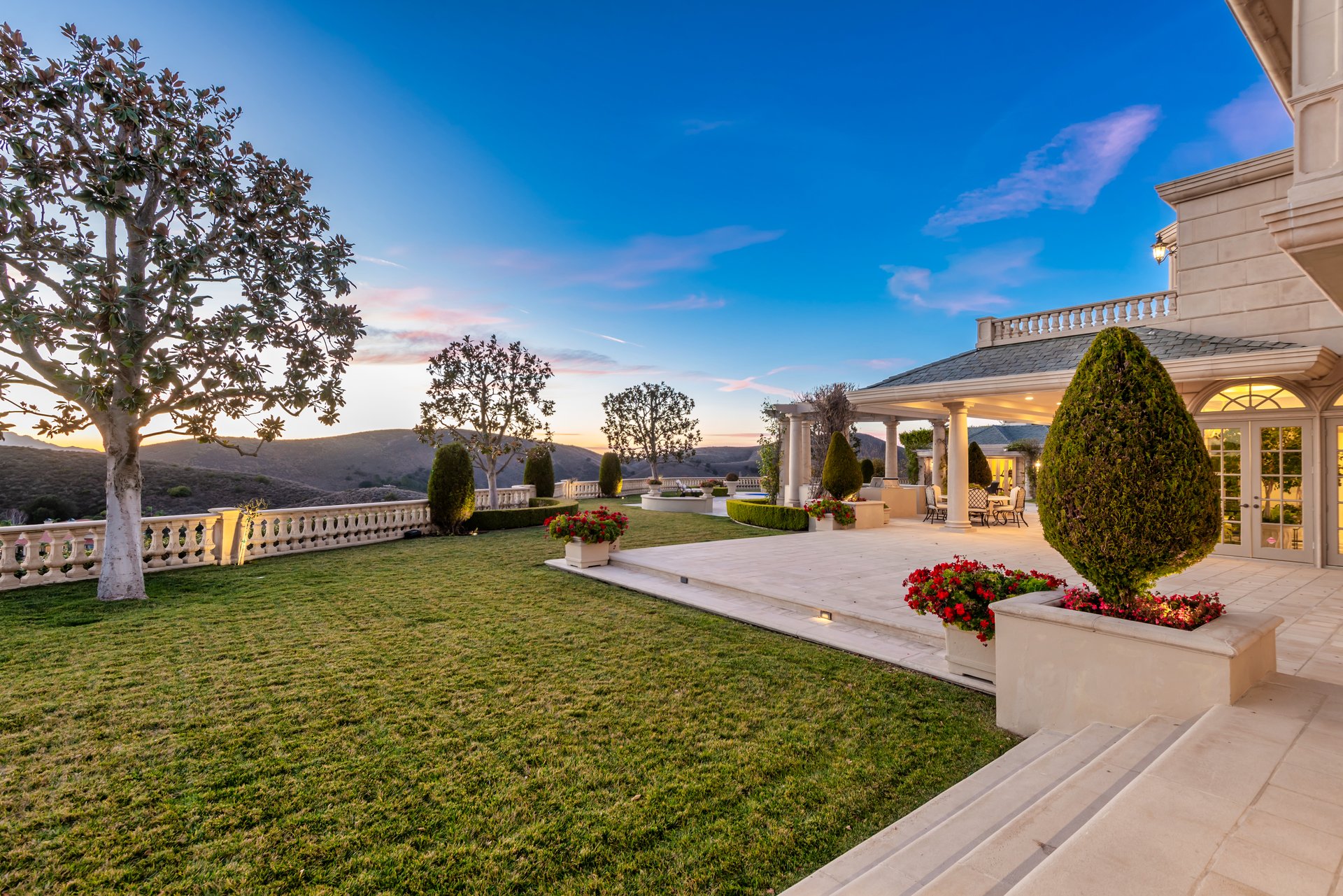 996 Vista Ridge Lane