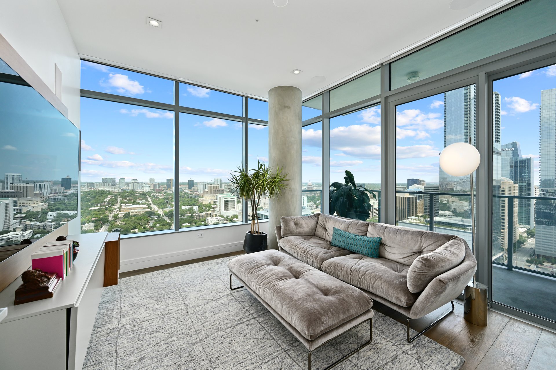501 West Ave #3203