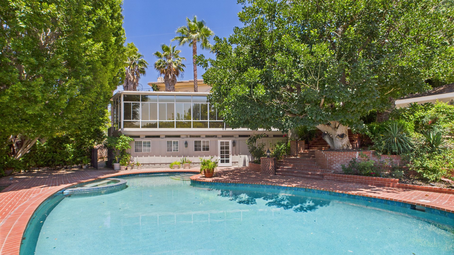 Architecturally Significant Lloyd Wright Encino Compound