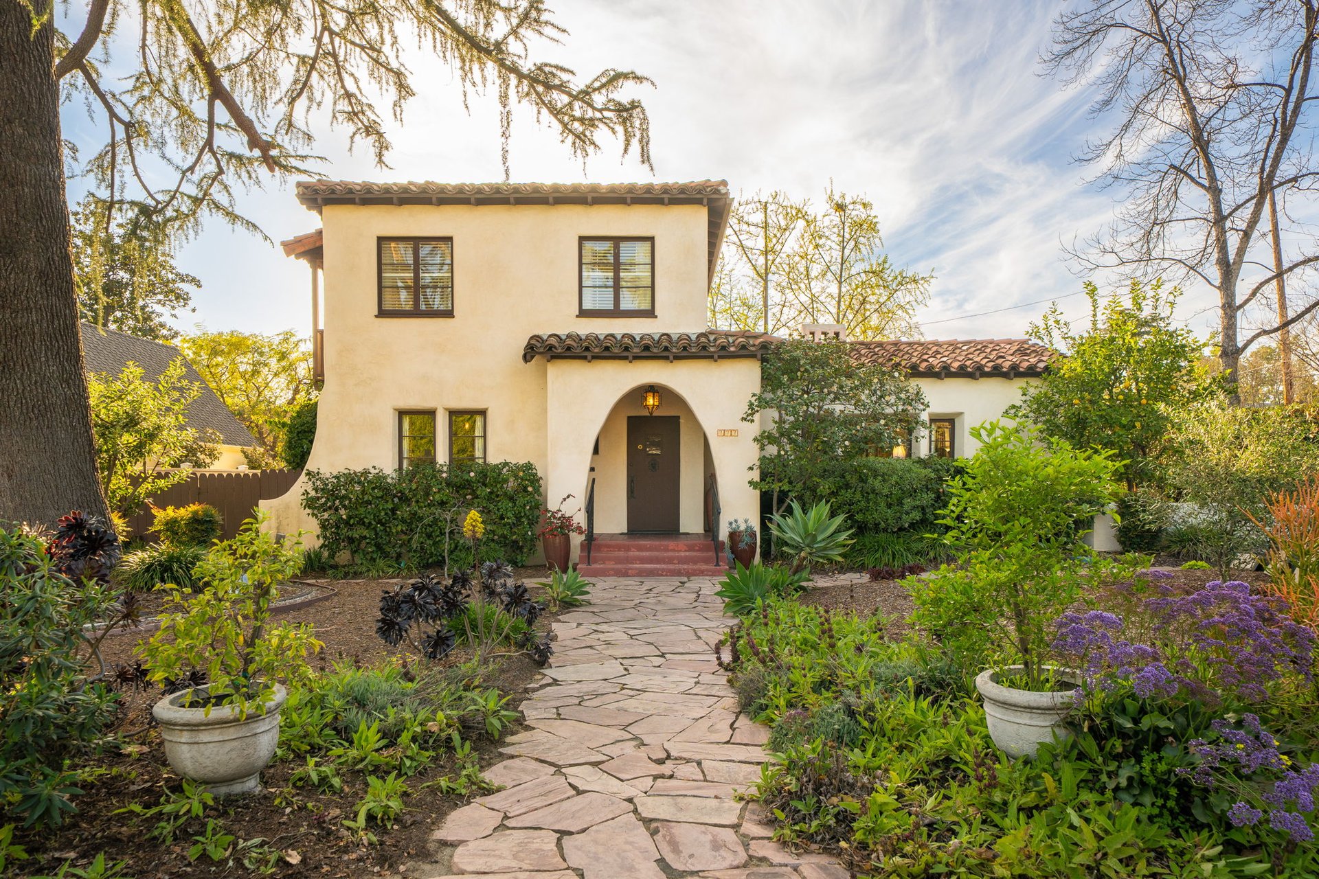 777 N Indian Hill