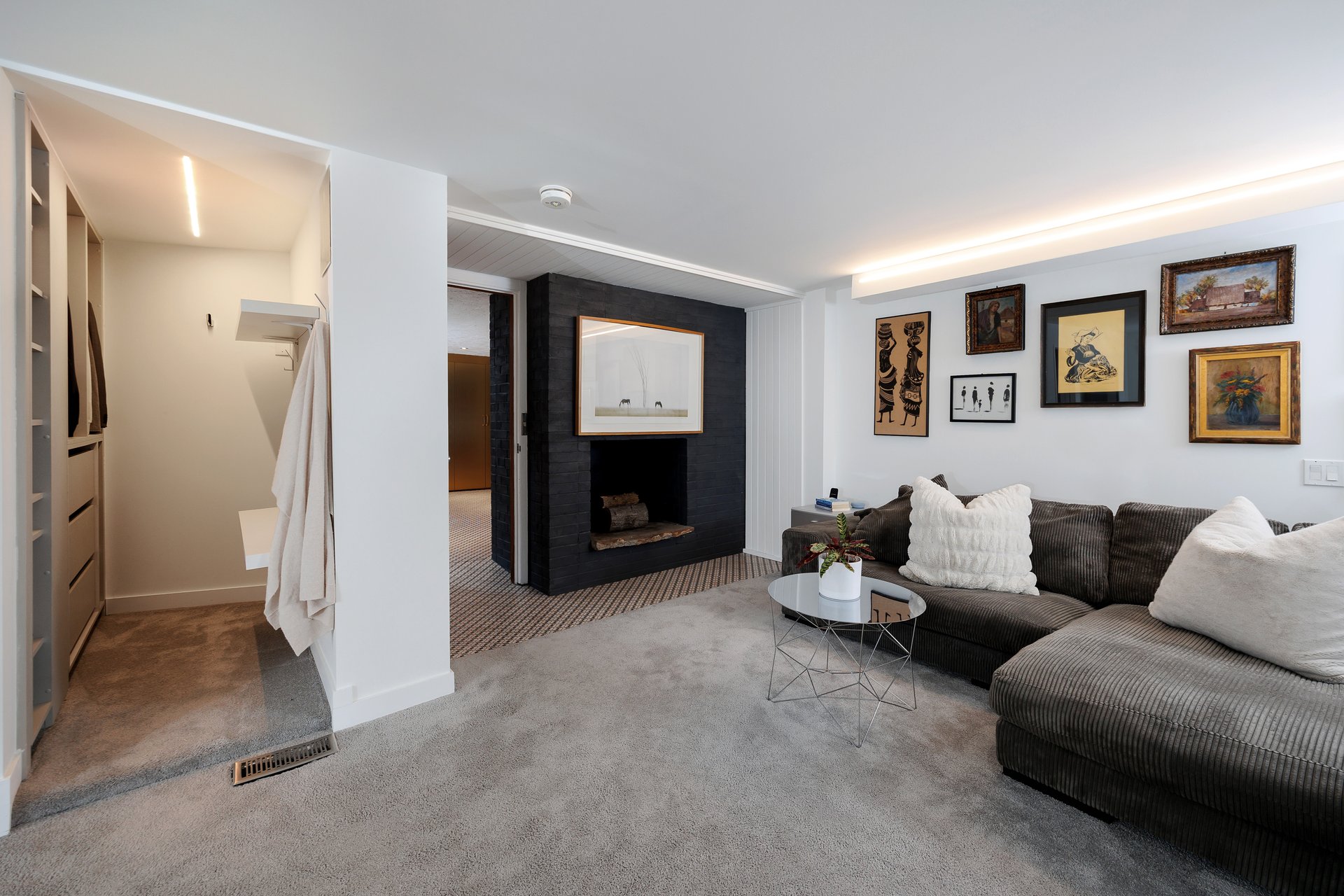 Kingsway Mid-Century Modern