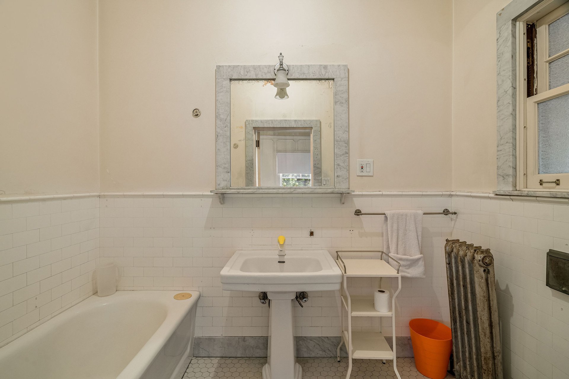 1130 Westchester Pl