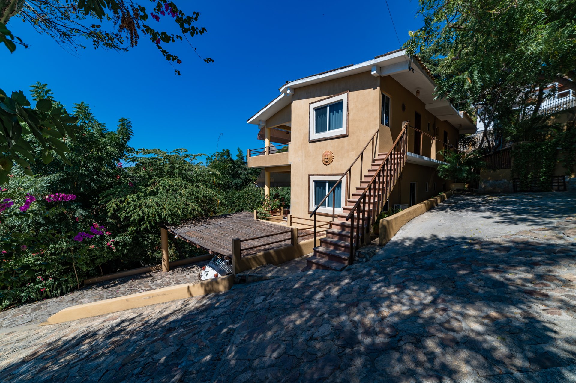 Hotel & Family Compound Mazunte
