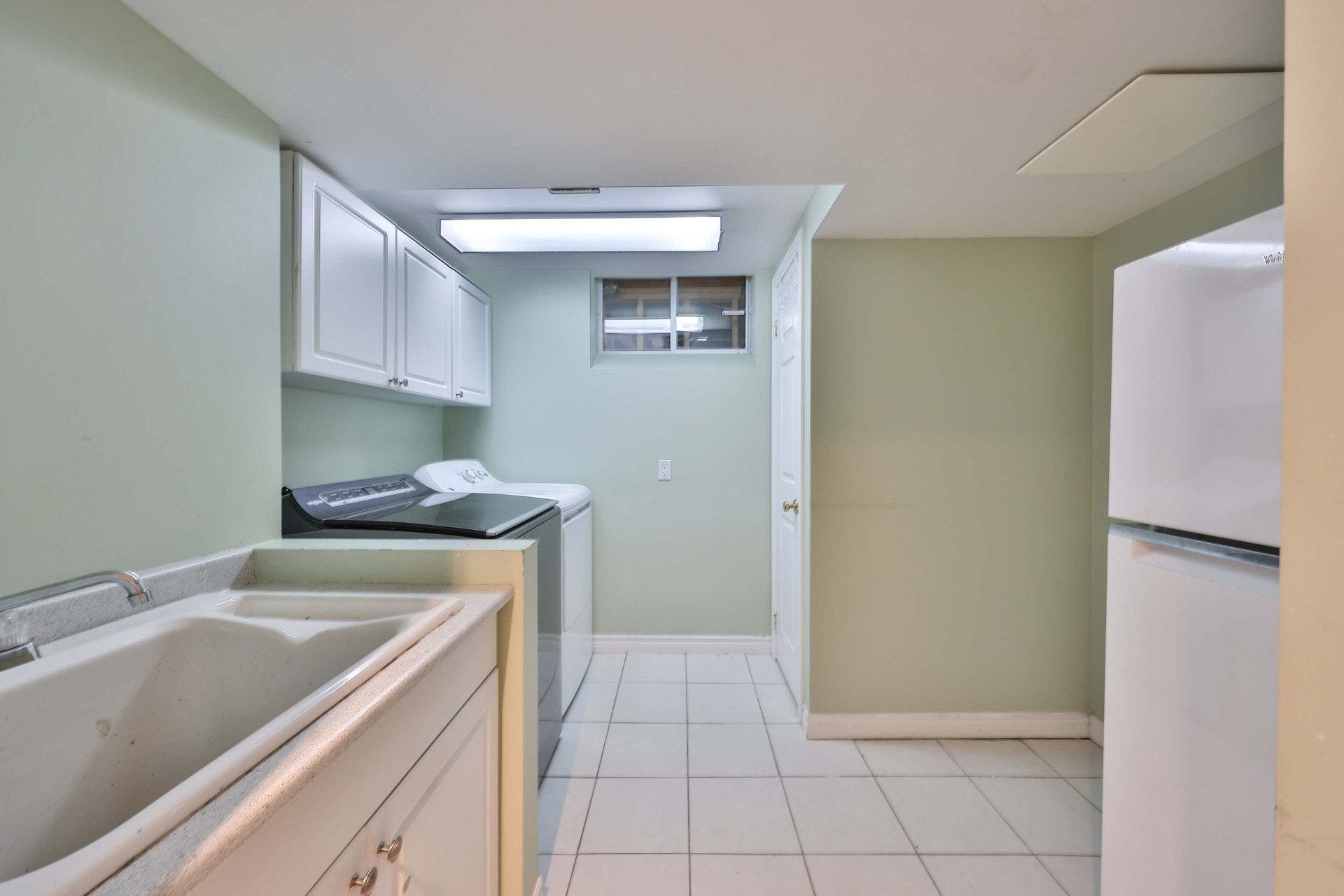 240 Tweedsdale Crescent Oakville