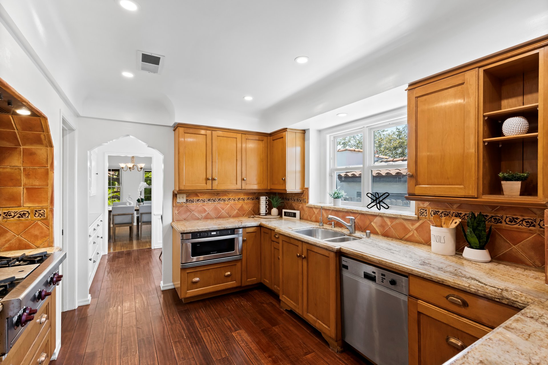 1335 S Sierra Bonita Ave, Wilshire Vista
