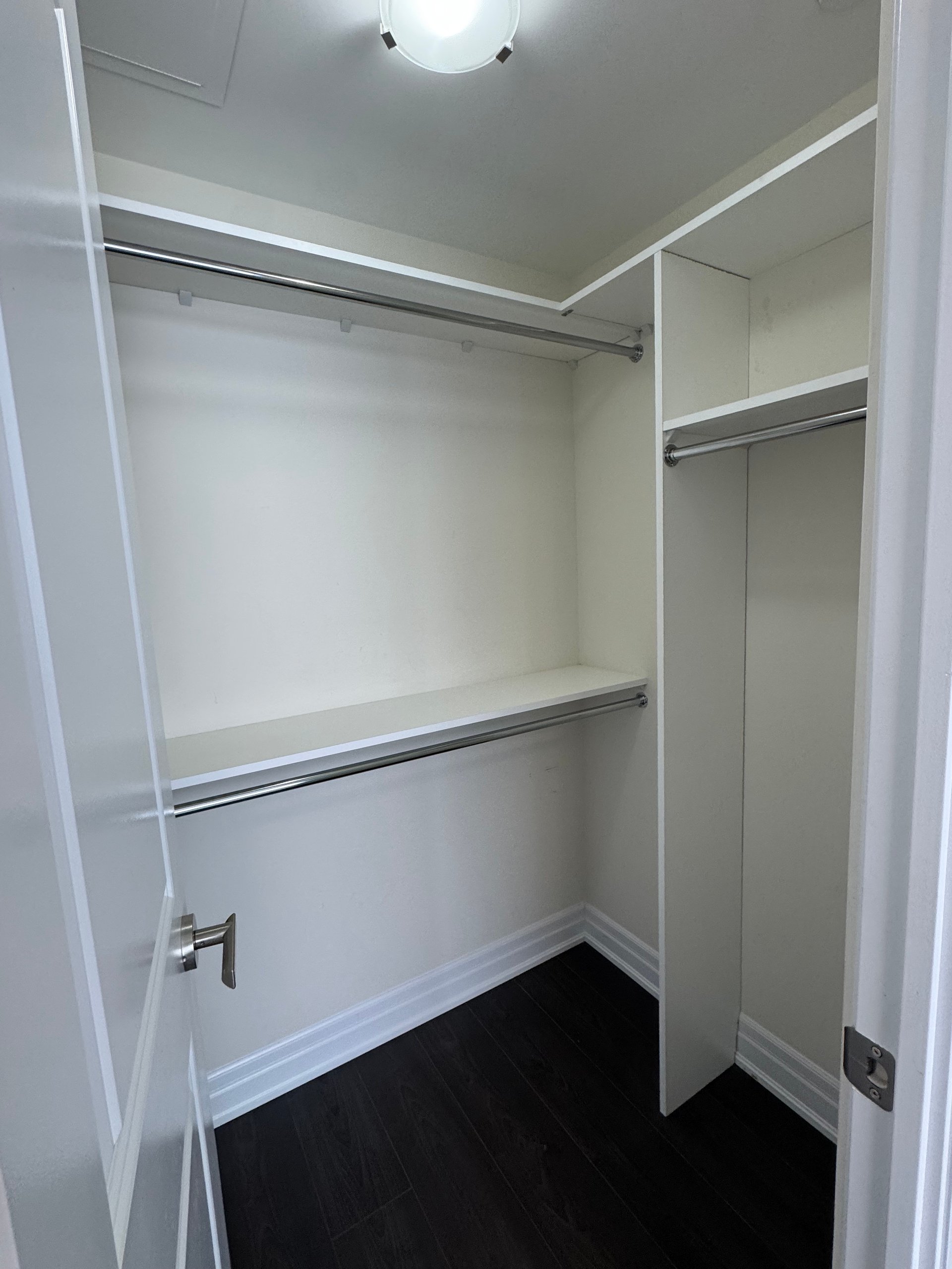 9075 Jane St Unit: 1606