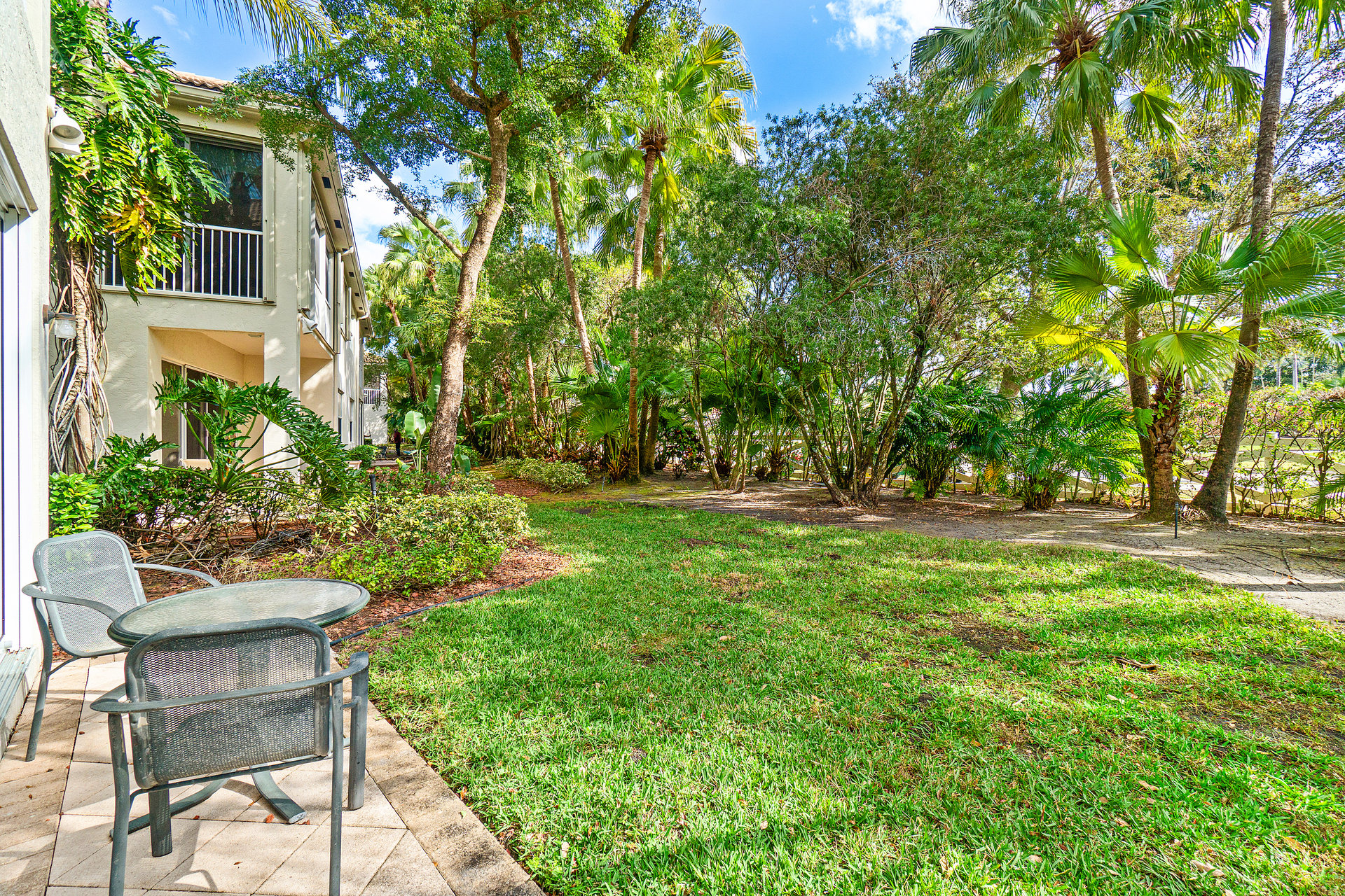 6200 Island Bend A