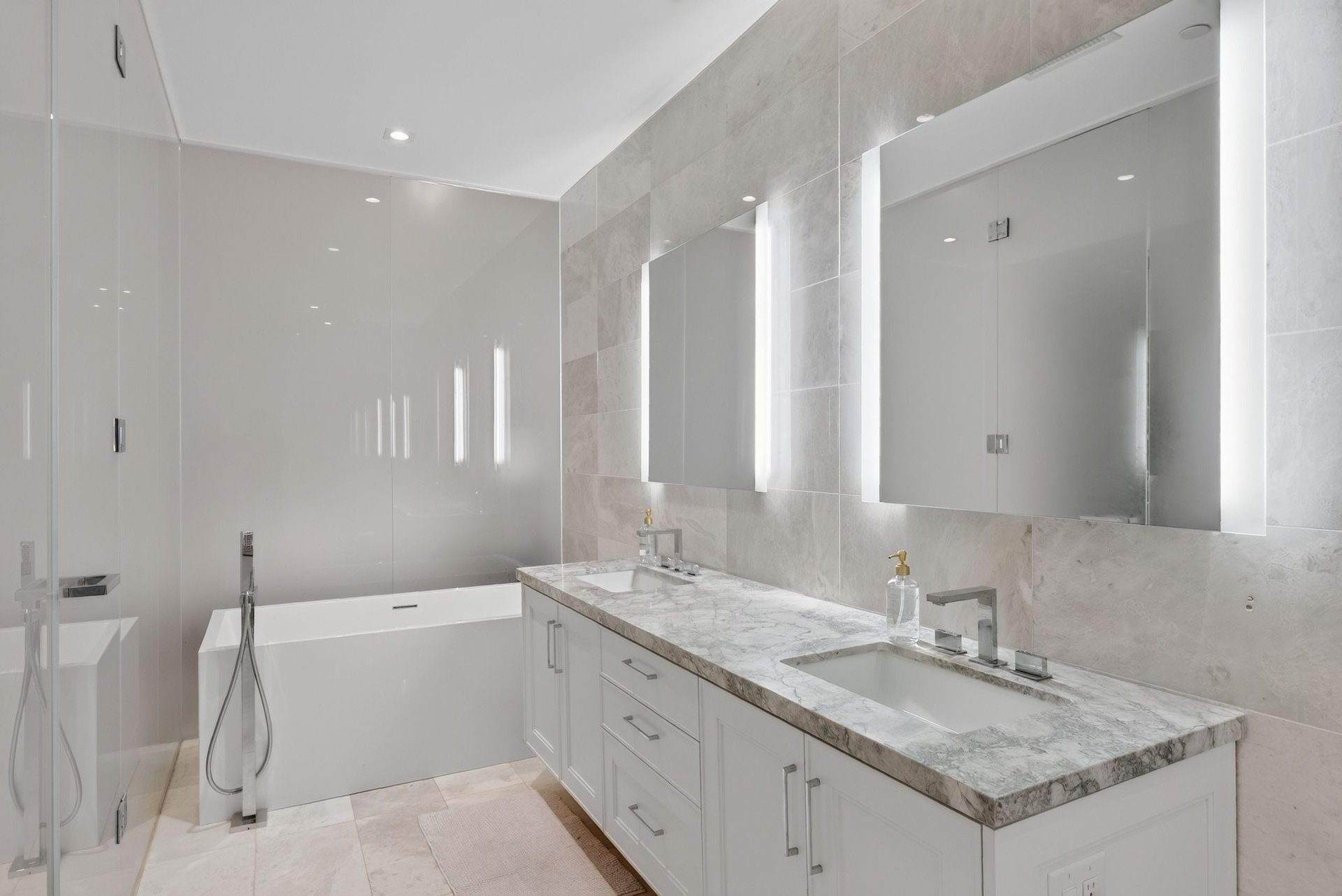 Ultra-Exclusive Yorkville Address