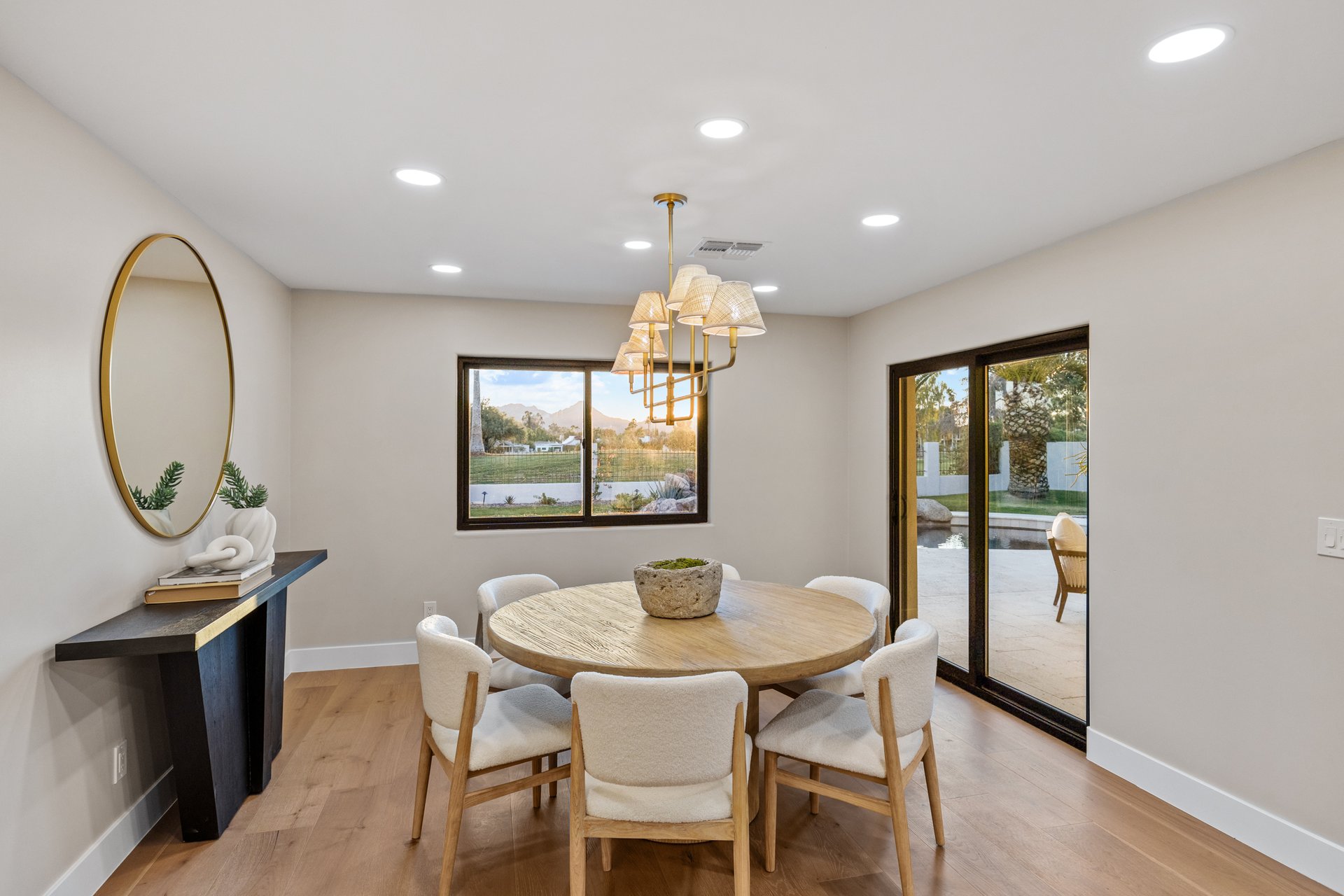 8436 N VIA LINDA