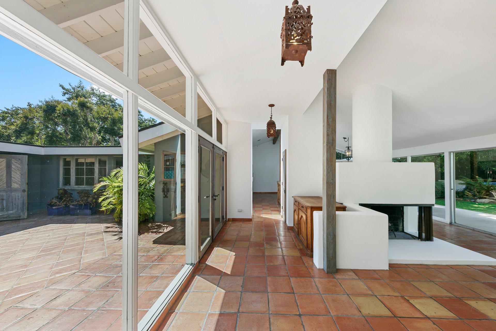 Spacious Malibu West Mid Century