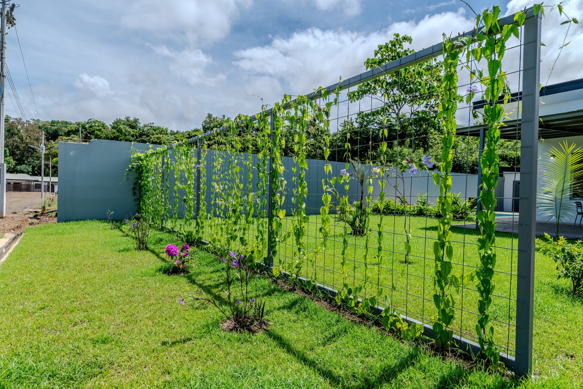 Modern 3-Bed, 3-Bath Home with Pool in Uvita – Walk to Town | Jardines del Sol