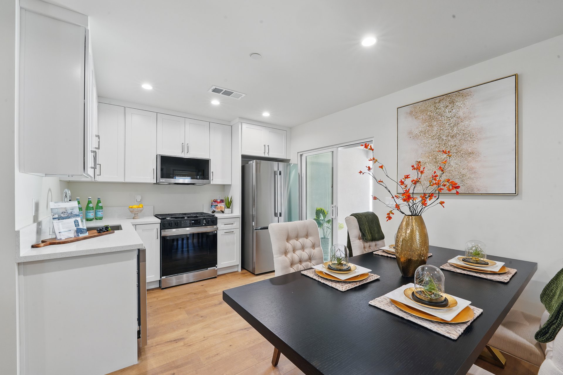 4 Units in North Hollywood
