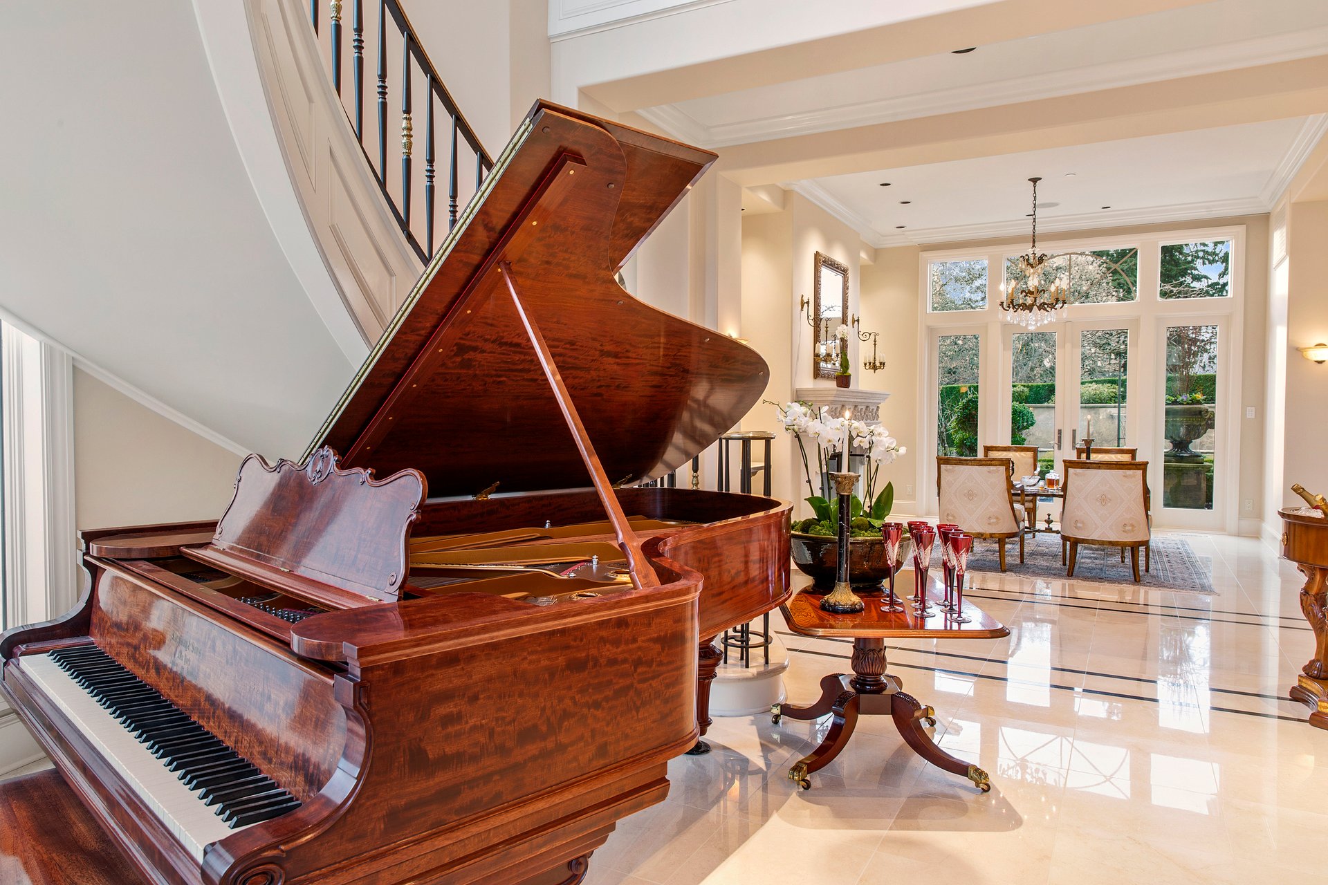 Neoclassical Clyde Hill Estate