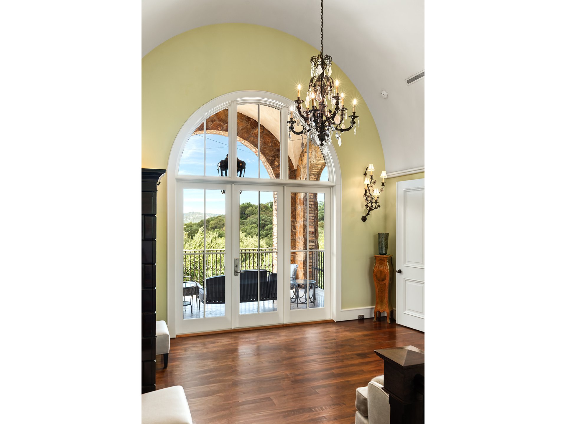 3907 Balcones Drive