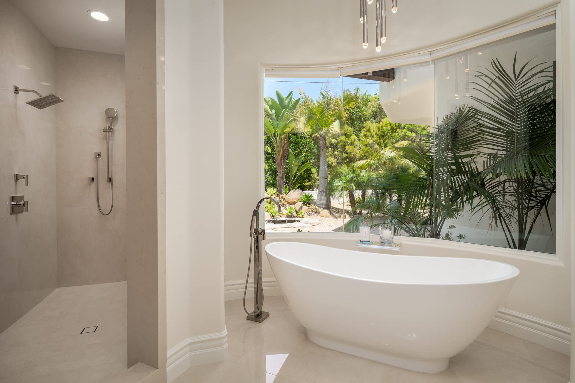 4390 Camino Privado