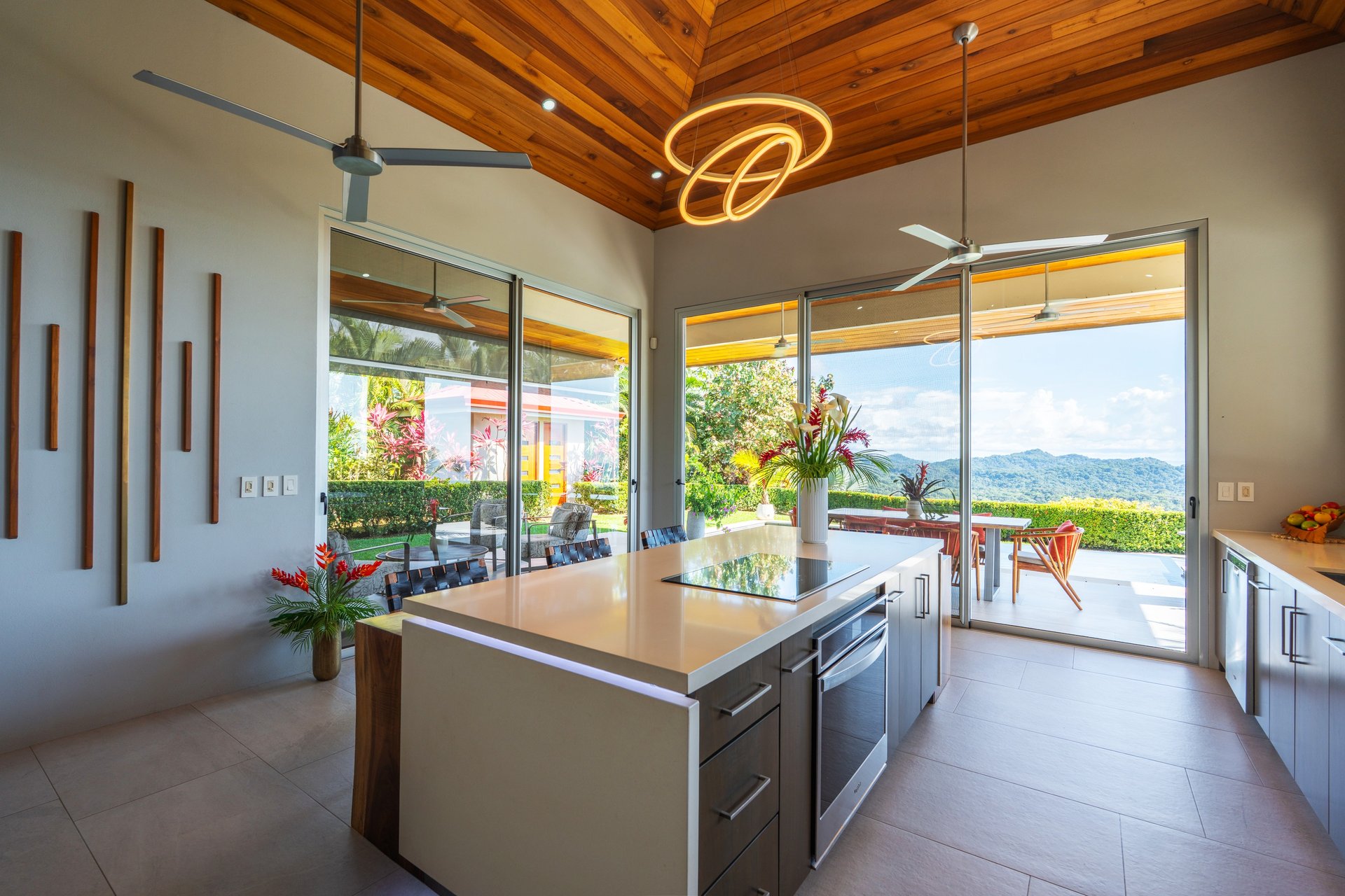 Blue Horizon – luxury ocean-view home in Ojochal, Costa Rica