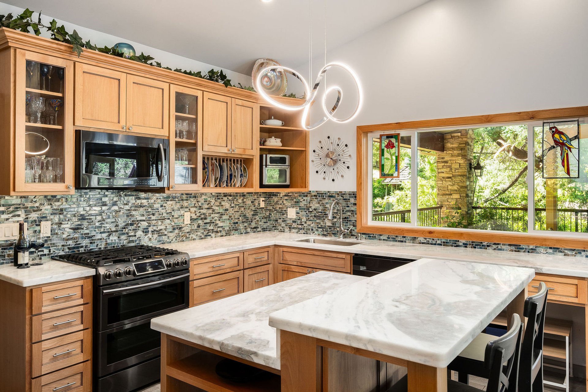 3037 Foothill Blvd