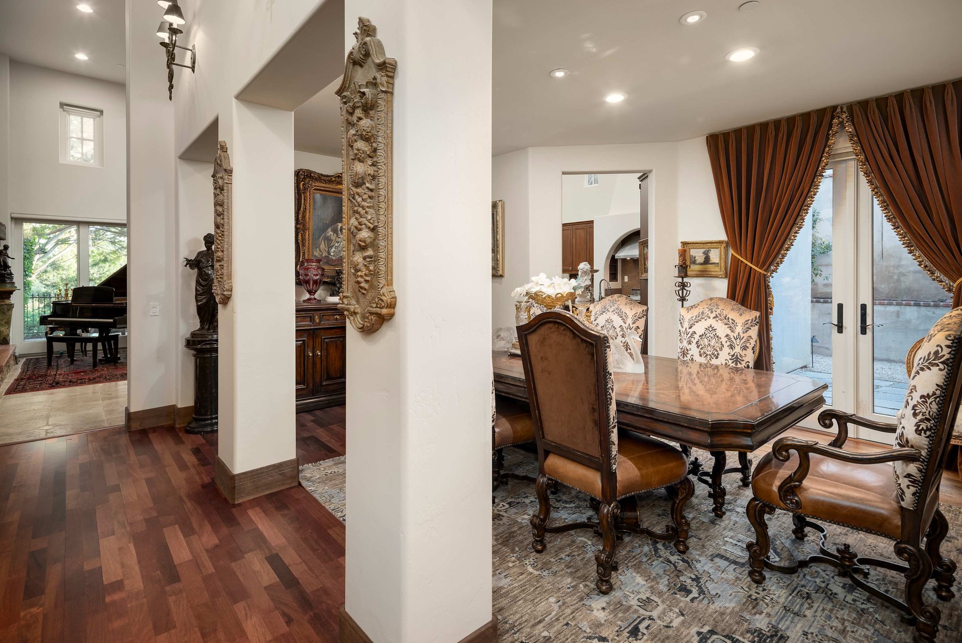 A Masterpiece Villa In The Bridges