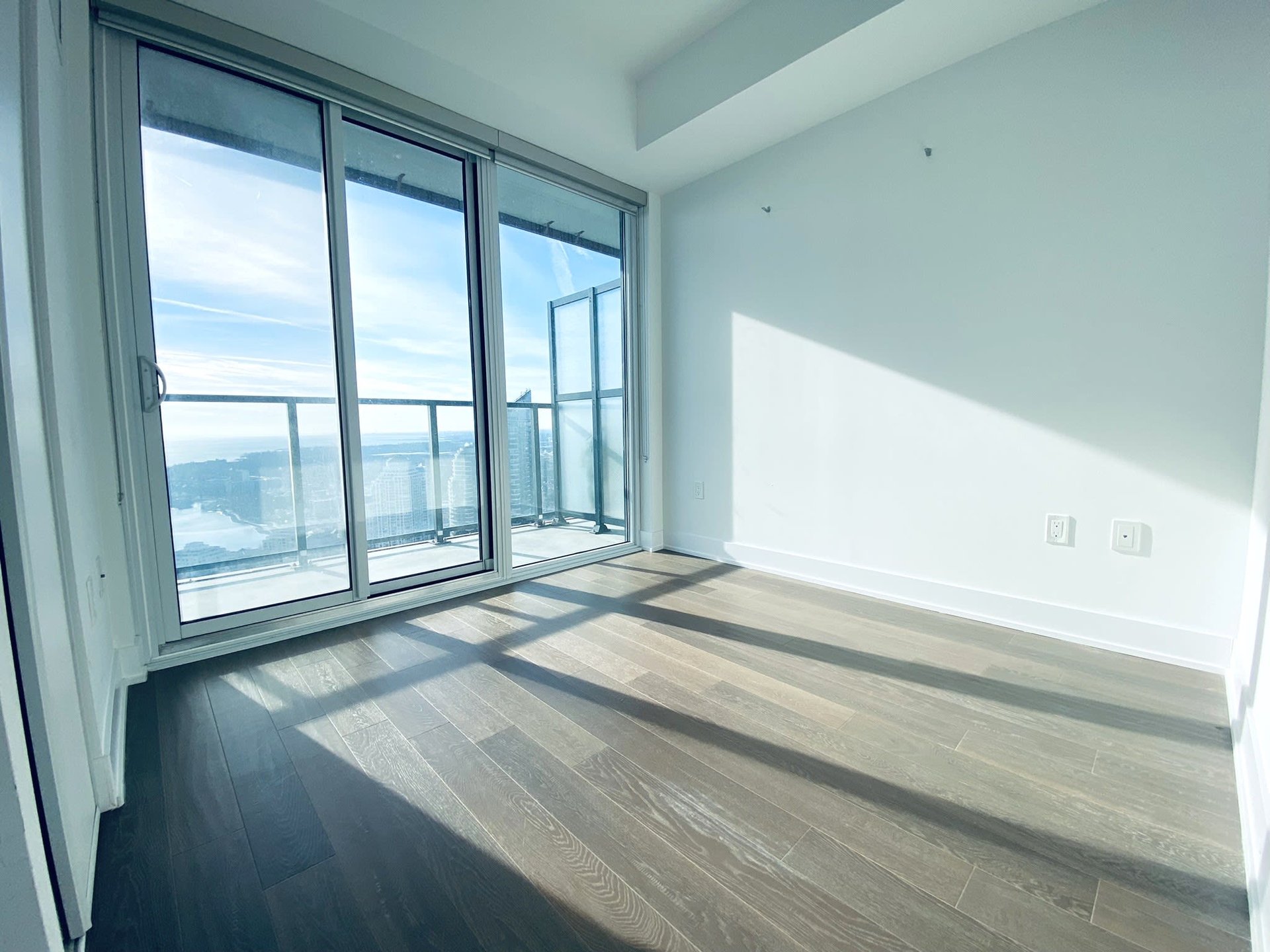 30 Shore Breeze Dr, Unit 4017