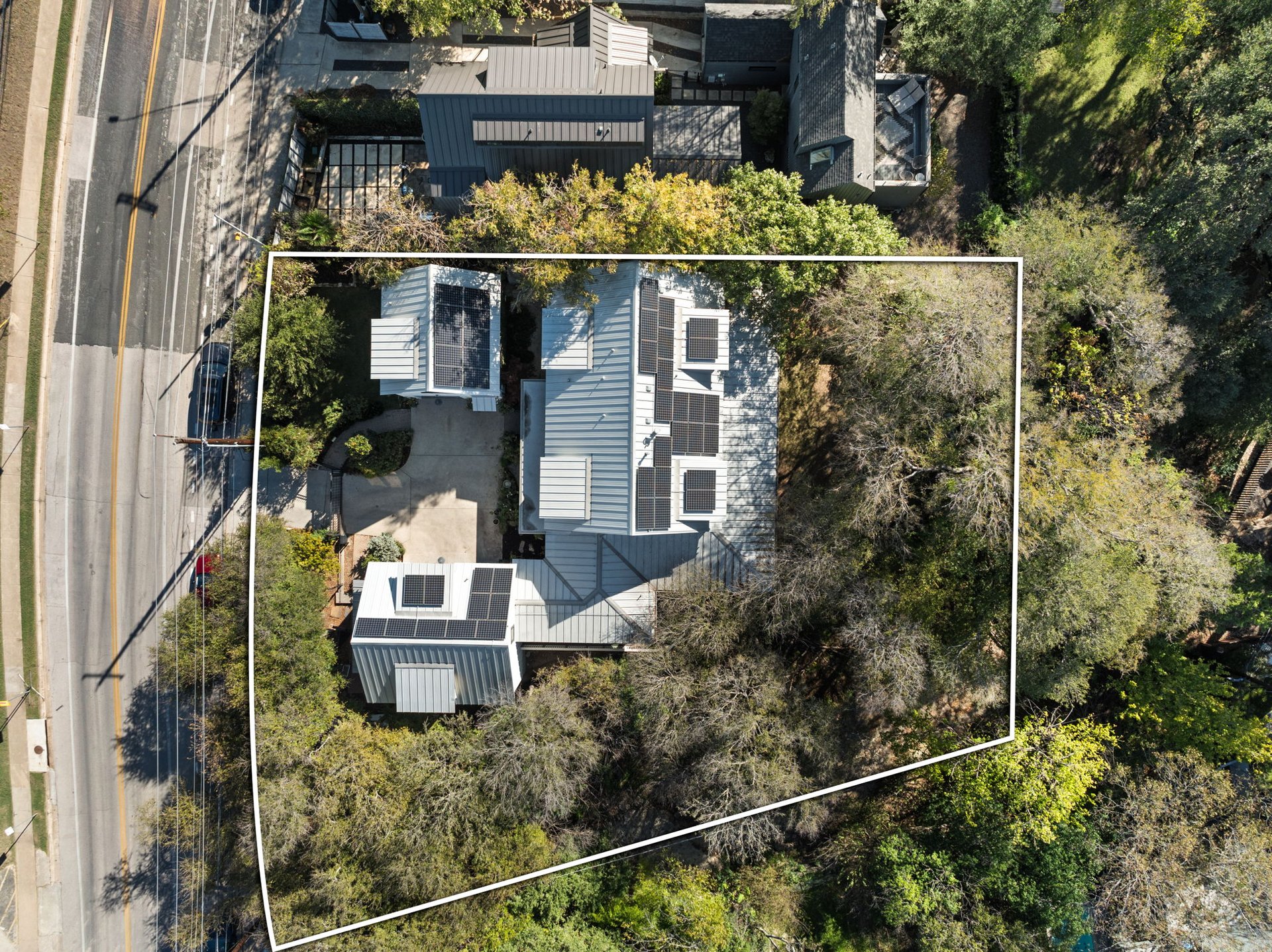 703 E Live Oak ST