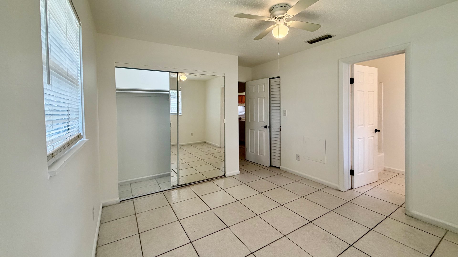 Casselberry Two-Bedroom Unit in Half-Duplex with Private Yard