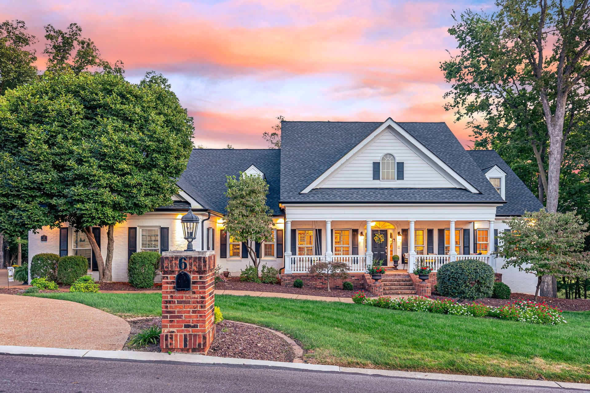 6 Whitmoor Court