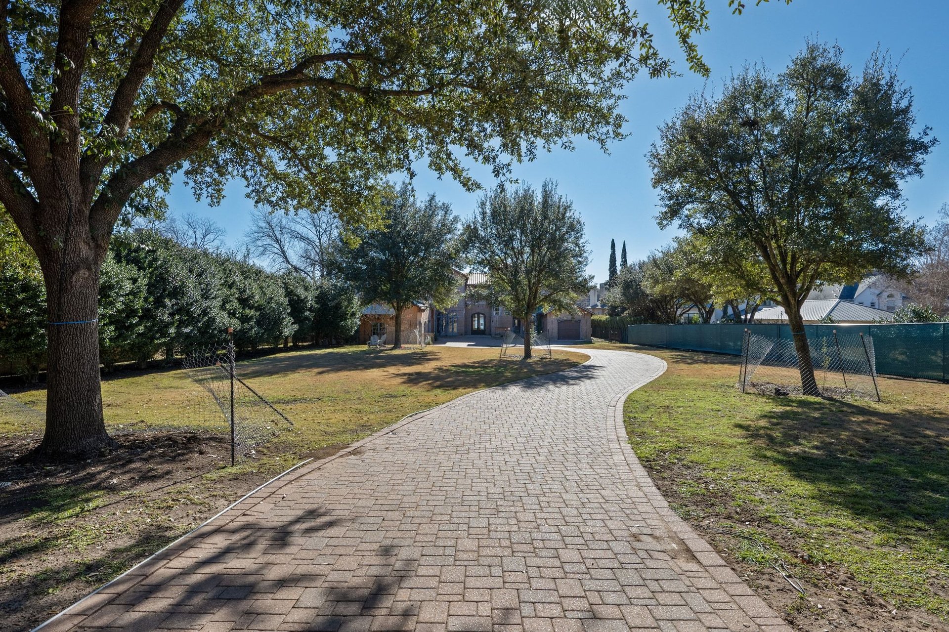 2611 Westlake Drive 