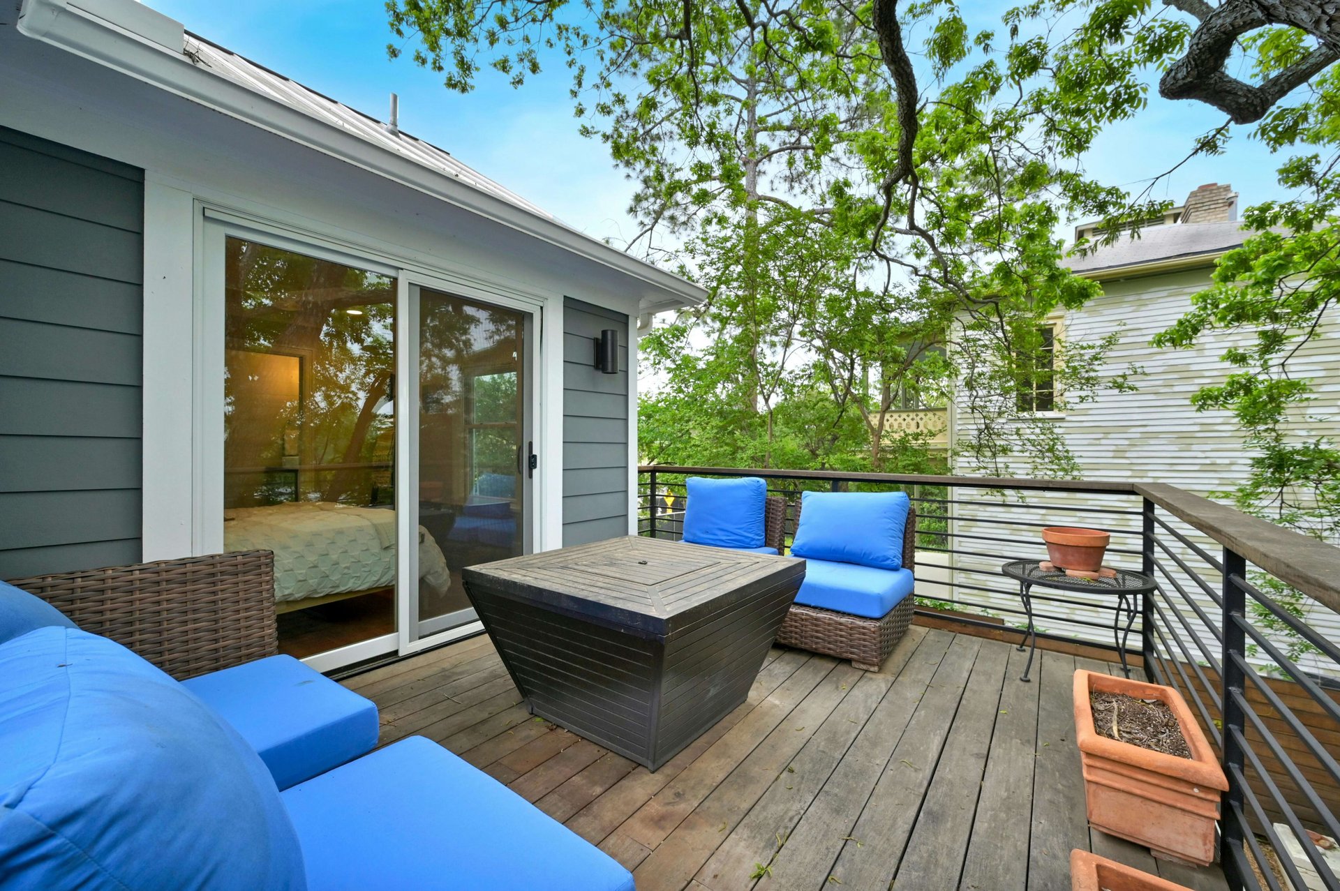 1409 W 9th Street 