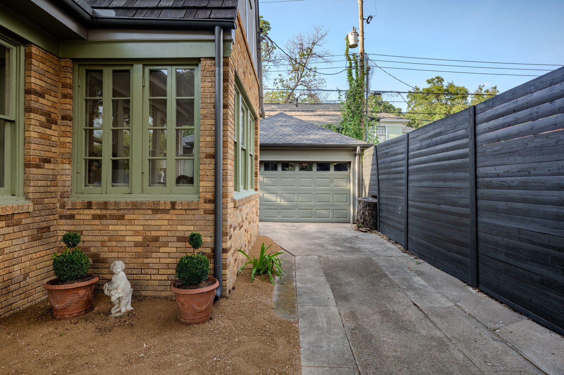 106 Laurel Lane