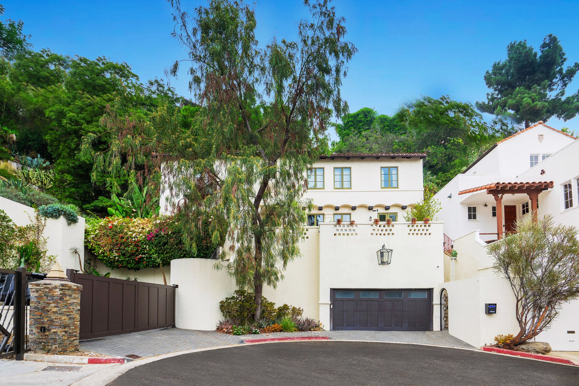 7939 Hillside Ave, Hollywood Hills