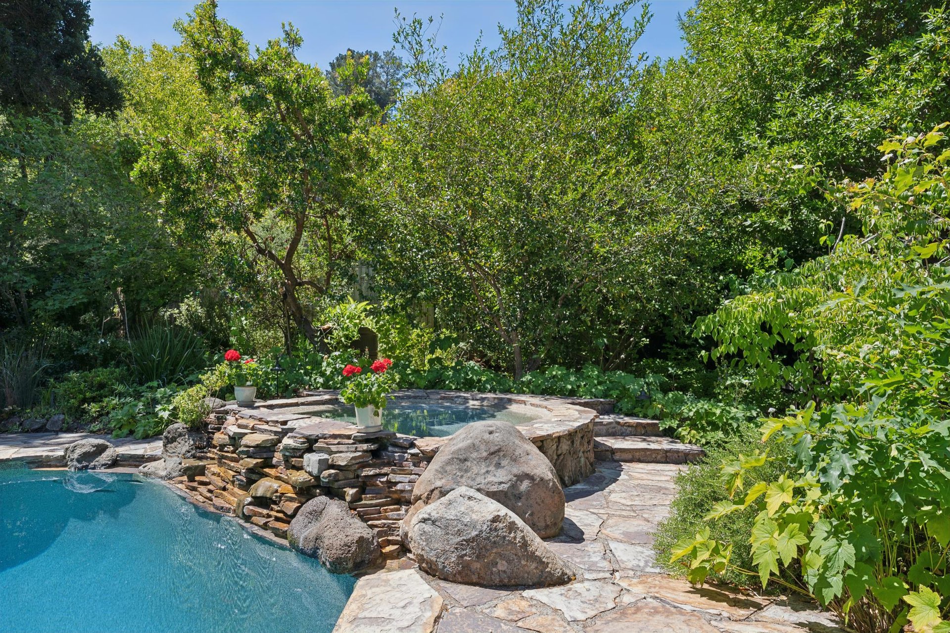 28 Black Log Rd