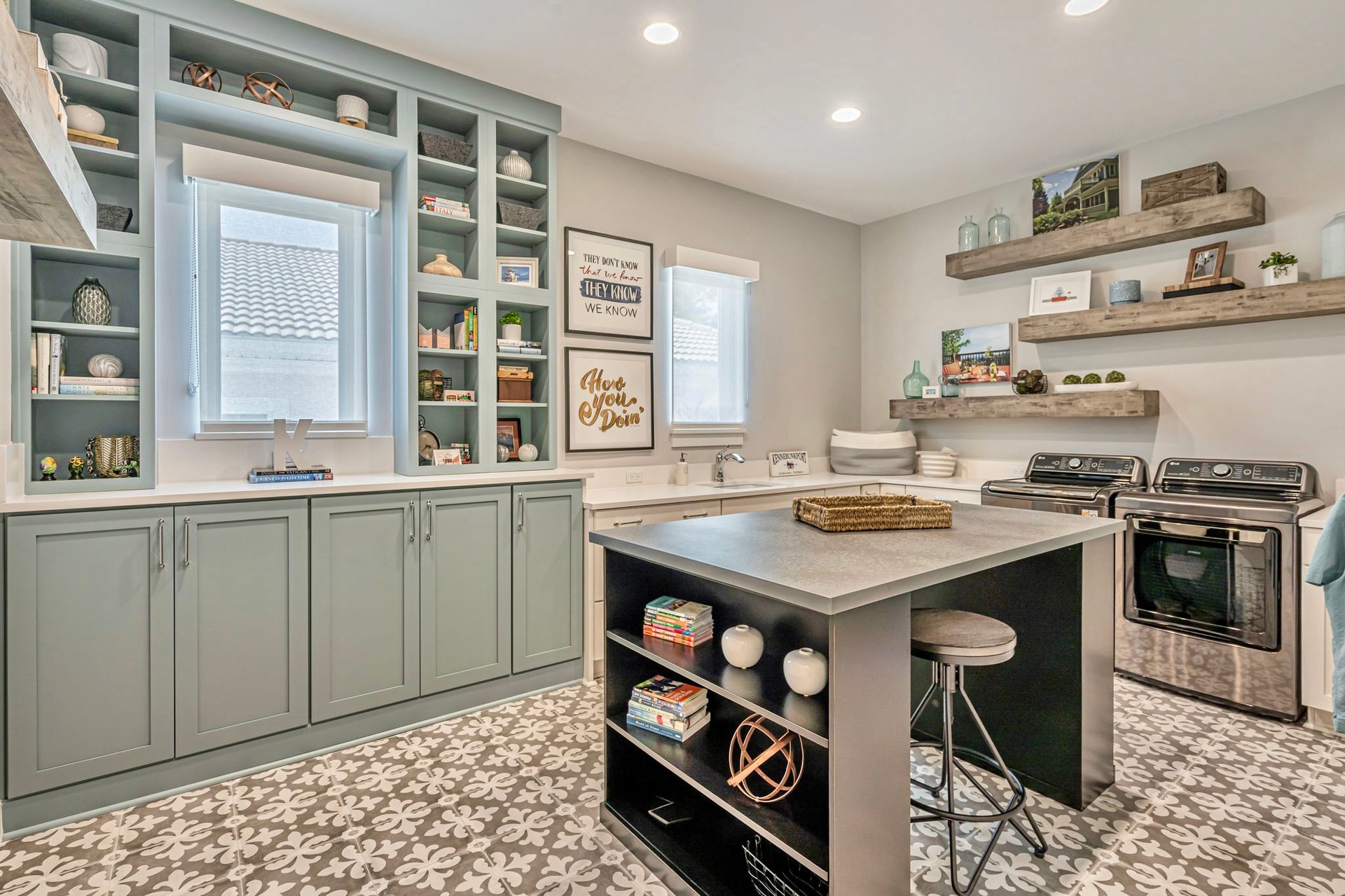 Waterfront Luxury in Beach Park