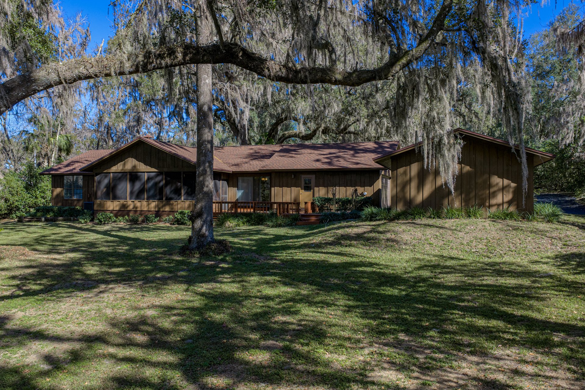 11045 FORT KING RD