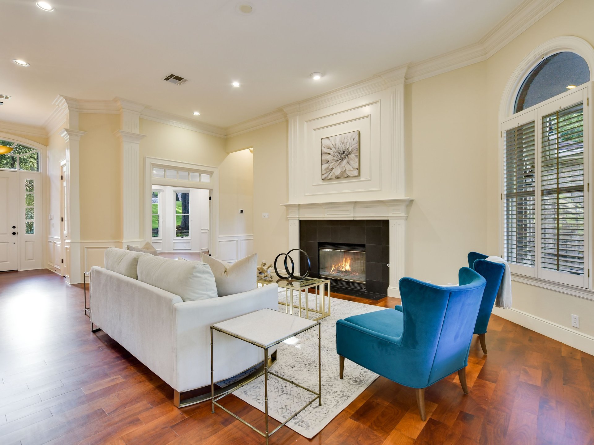 Las Lomas Transitional