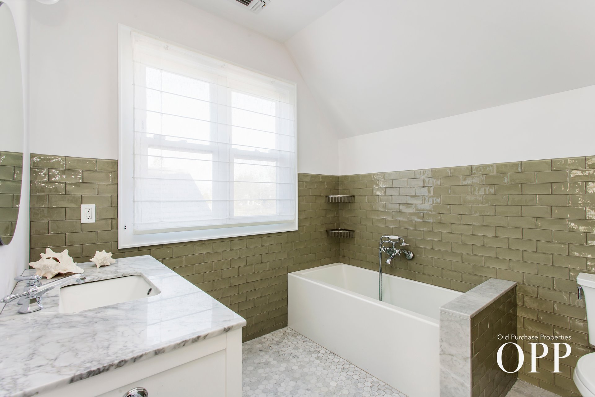 A Turnkey Mid-Century, Effortlessly Located in Bellport Village