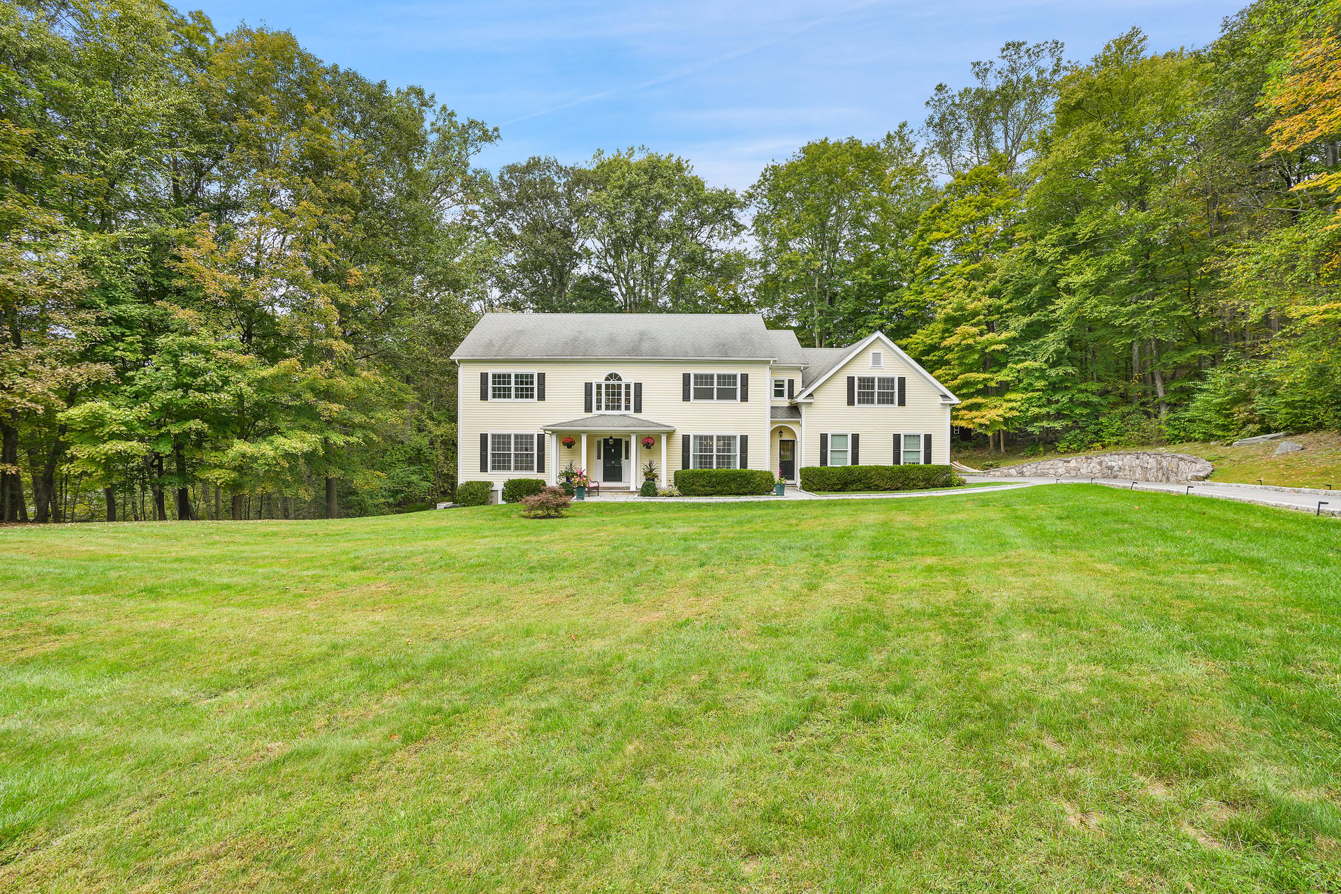 19 Ledgewood Lane