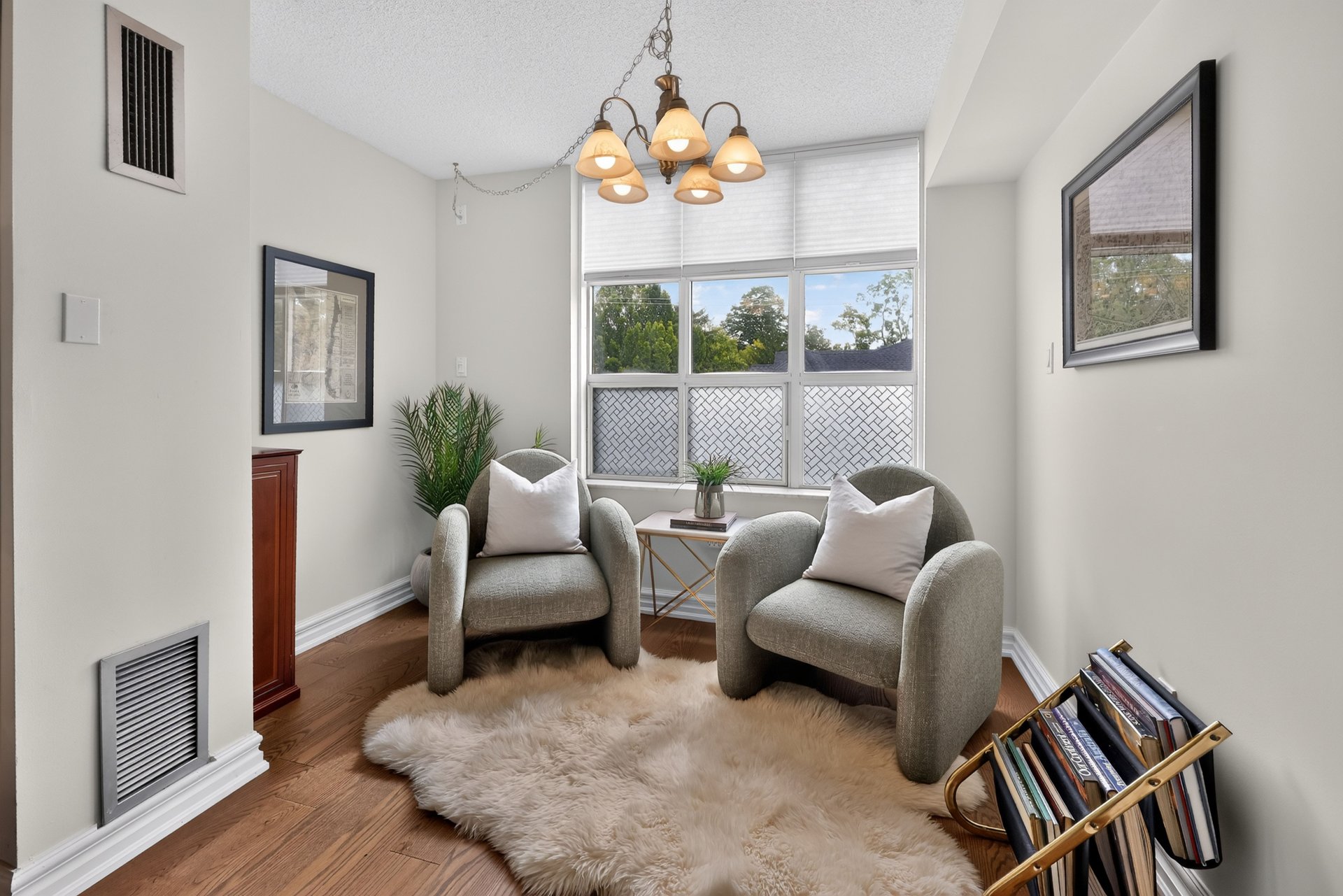 211-221 Robinson Street, Oakville