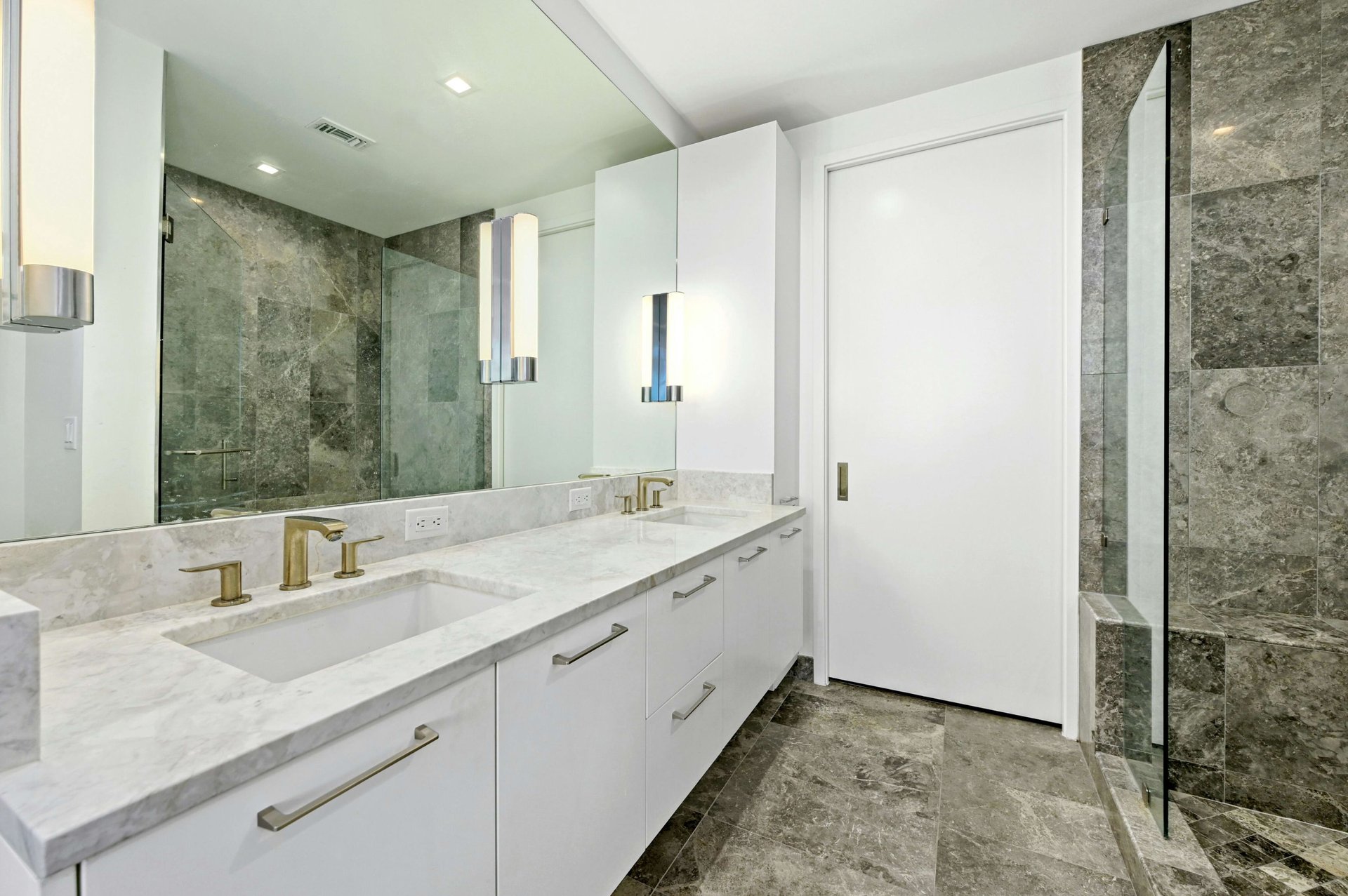 501 West Ave #3202