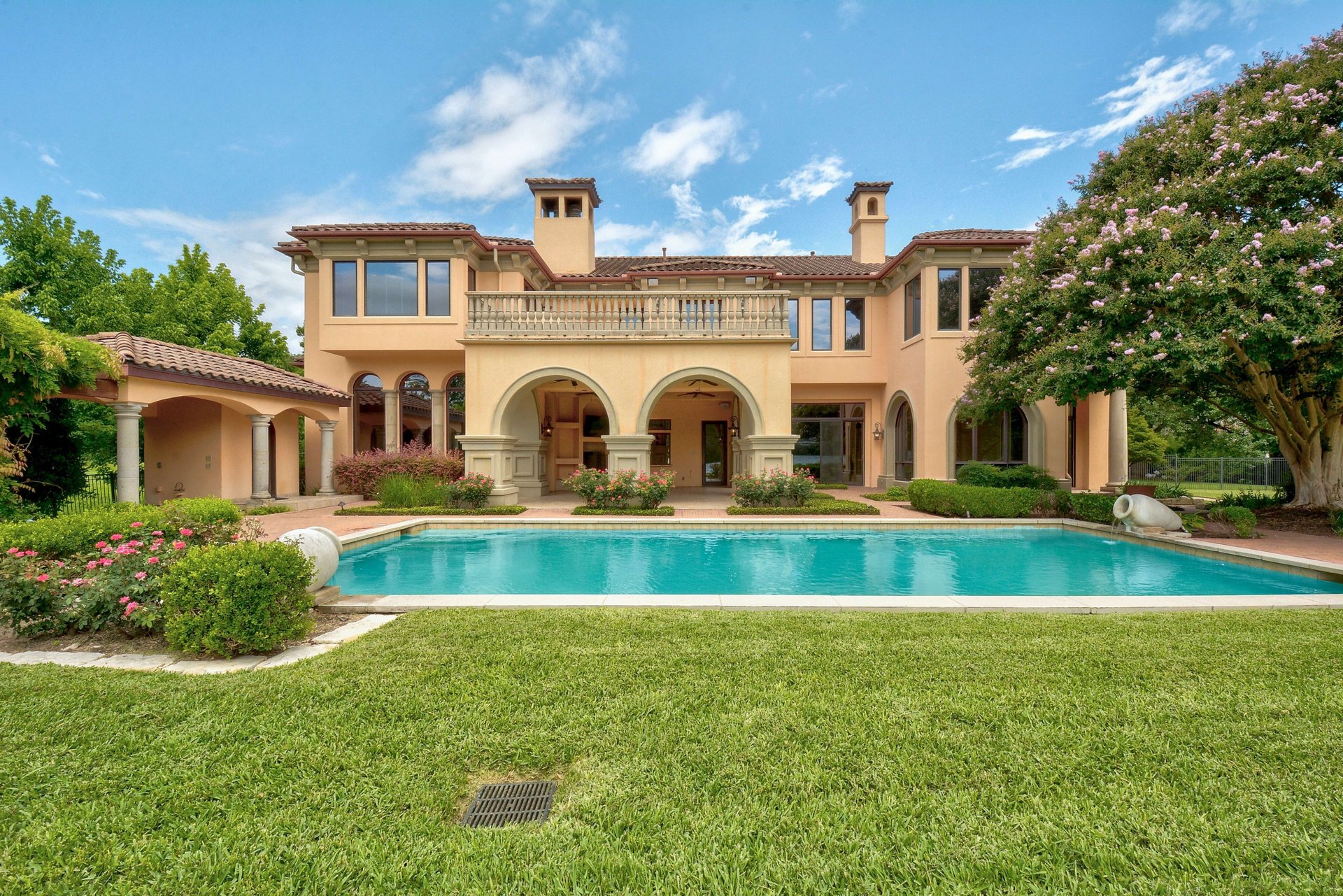 3201 Westlake Drive