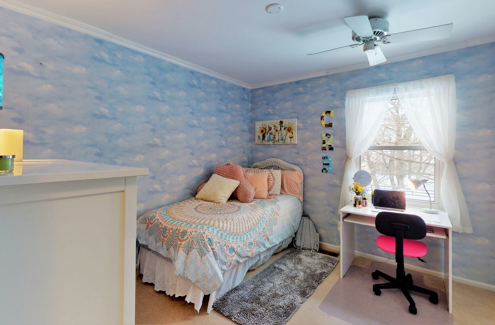 32 LAWRENCIA DR