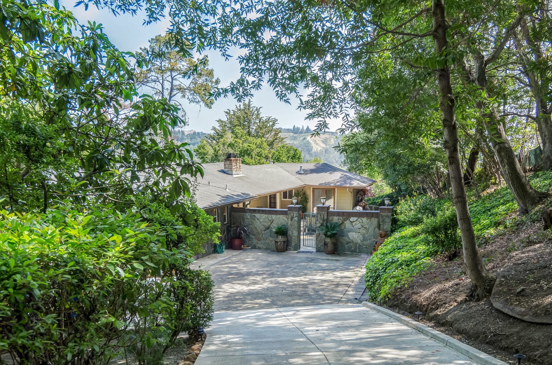 33 Crest Rd