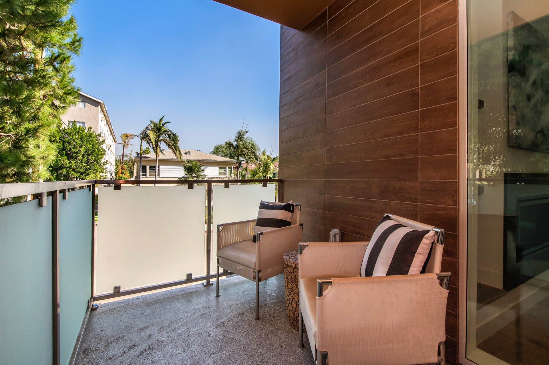 1367 N Alta Vista BLVD # 201