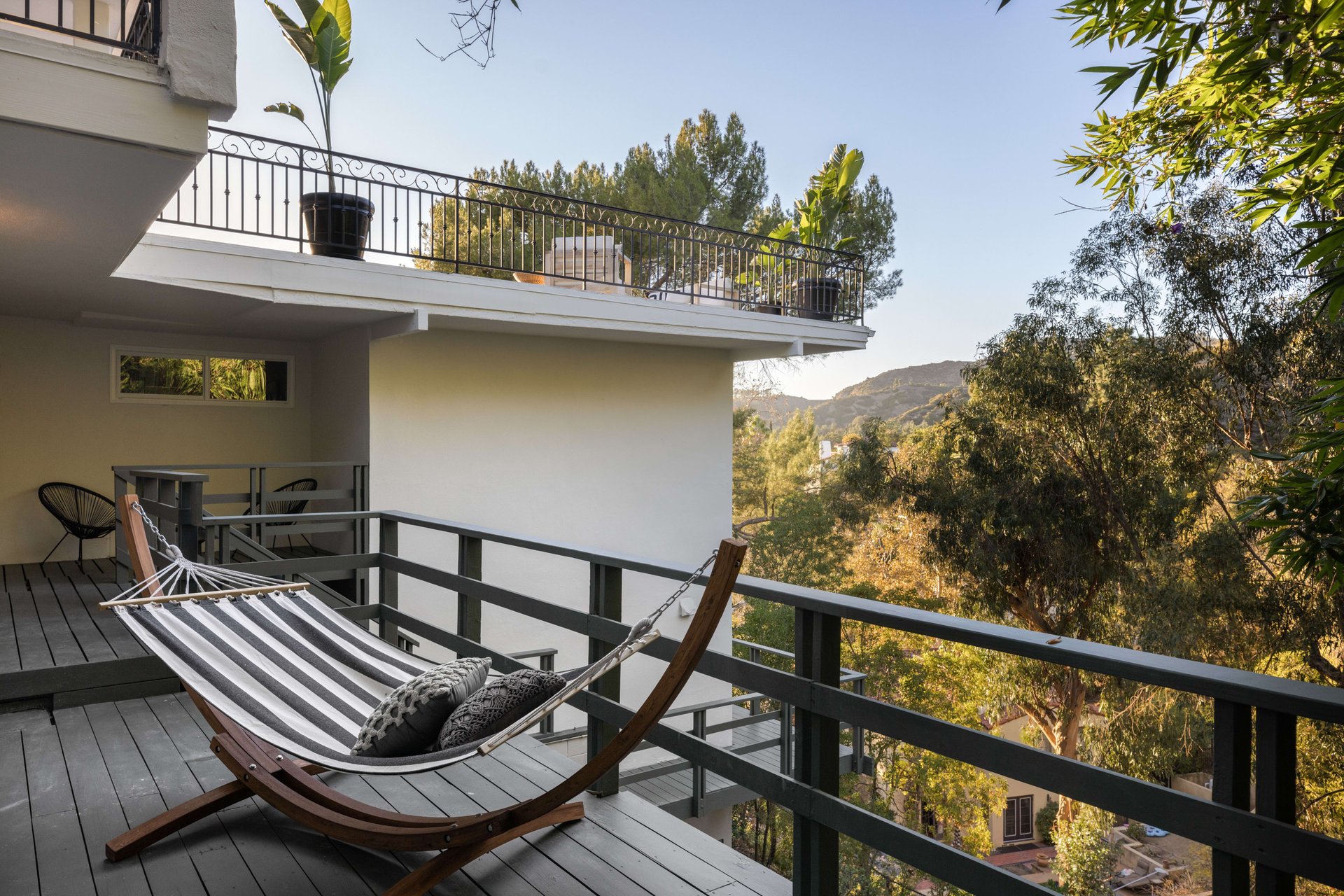 A Peaceful c. 1954 Architectural in Los Feliz