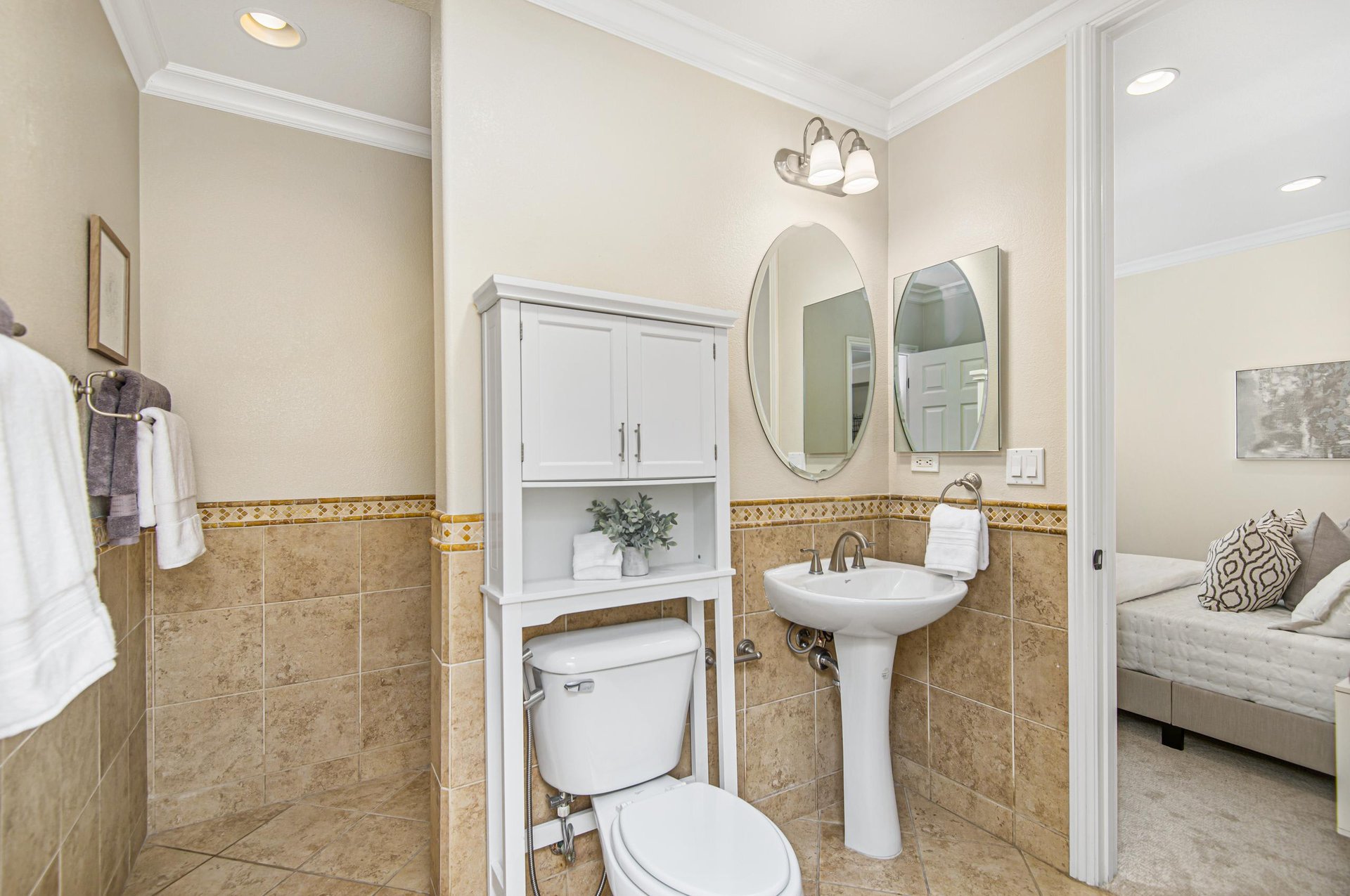 2112 Laguna Creek Lane