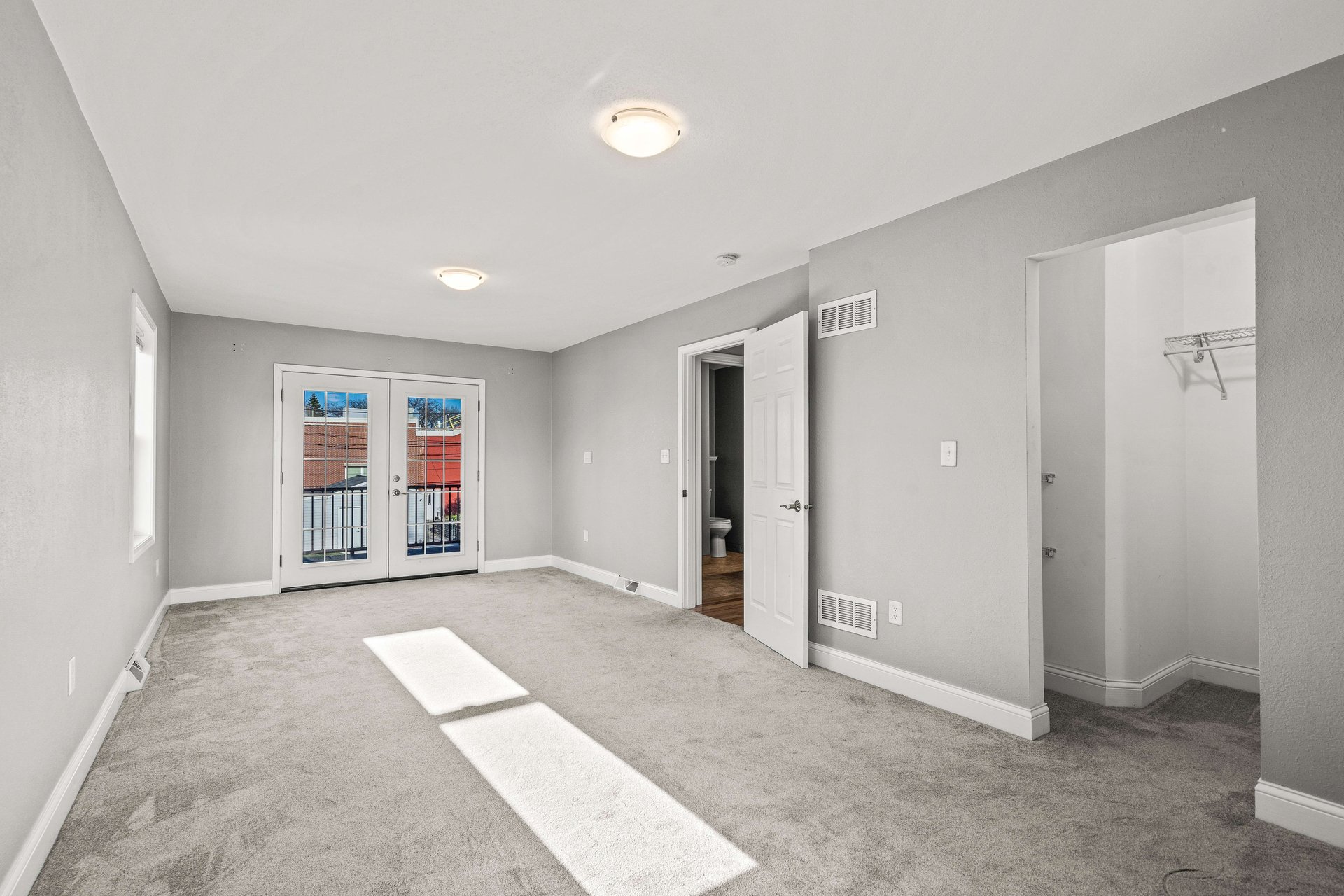 Renovated Bay View Colonial