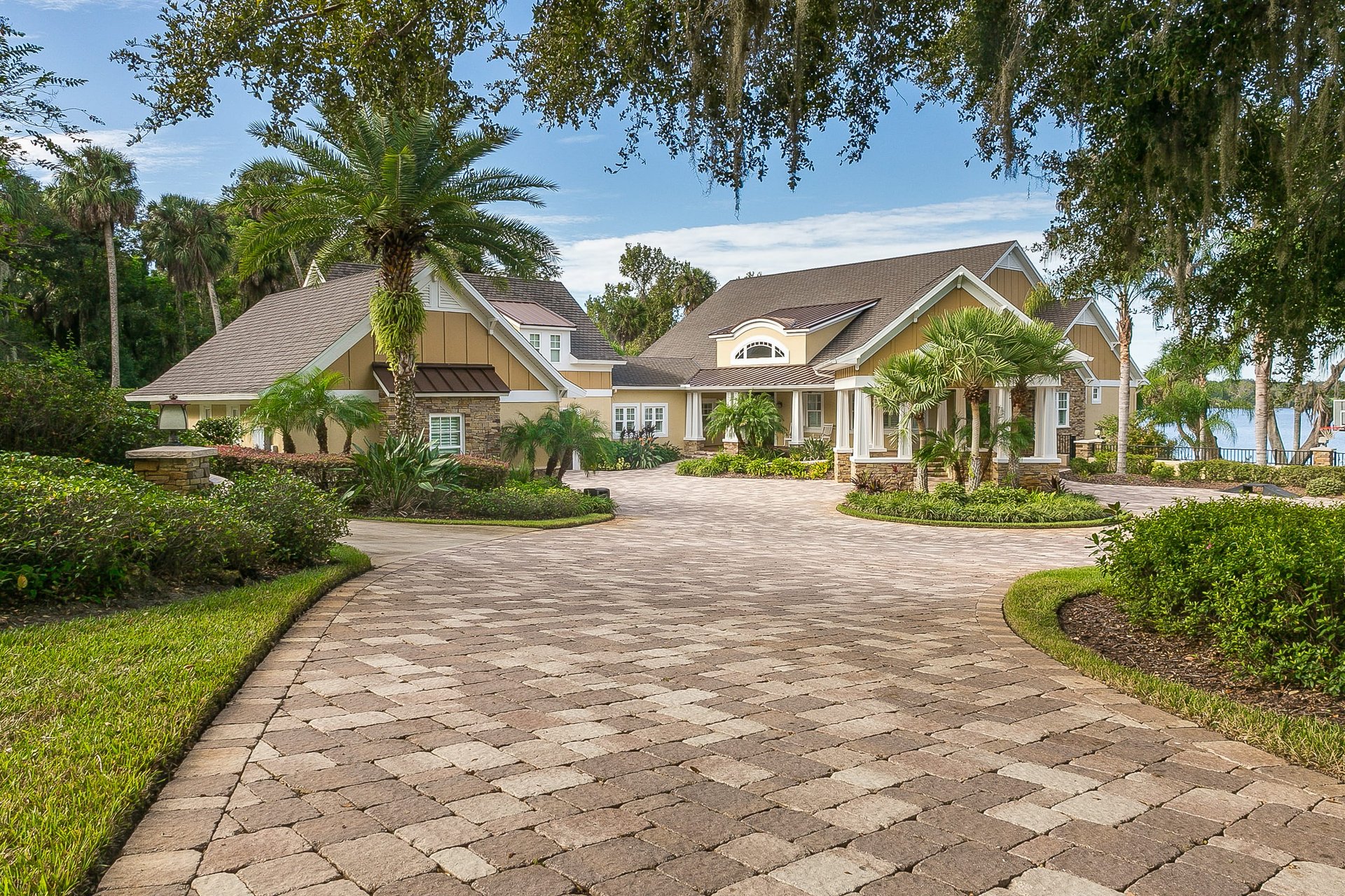 12704 Ridgeview Ct